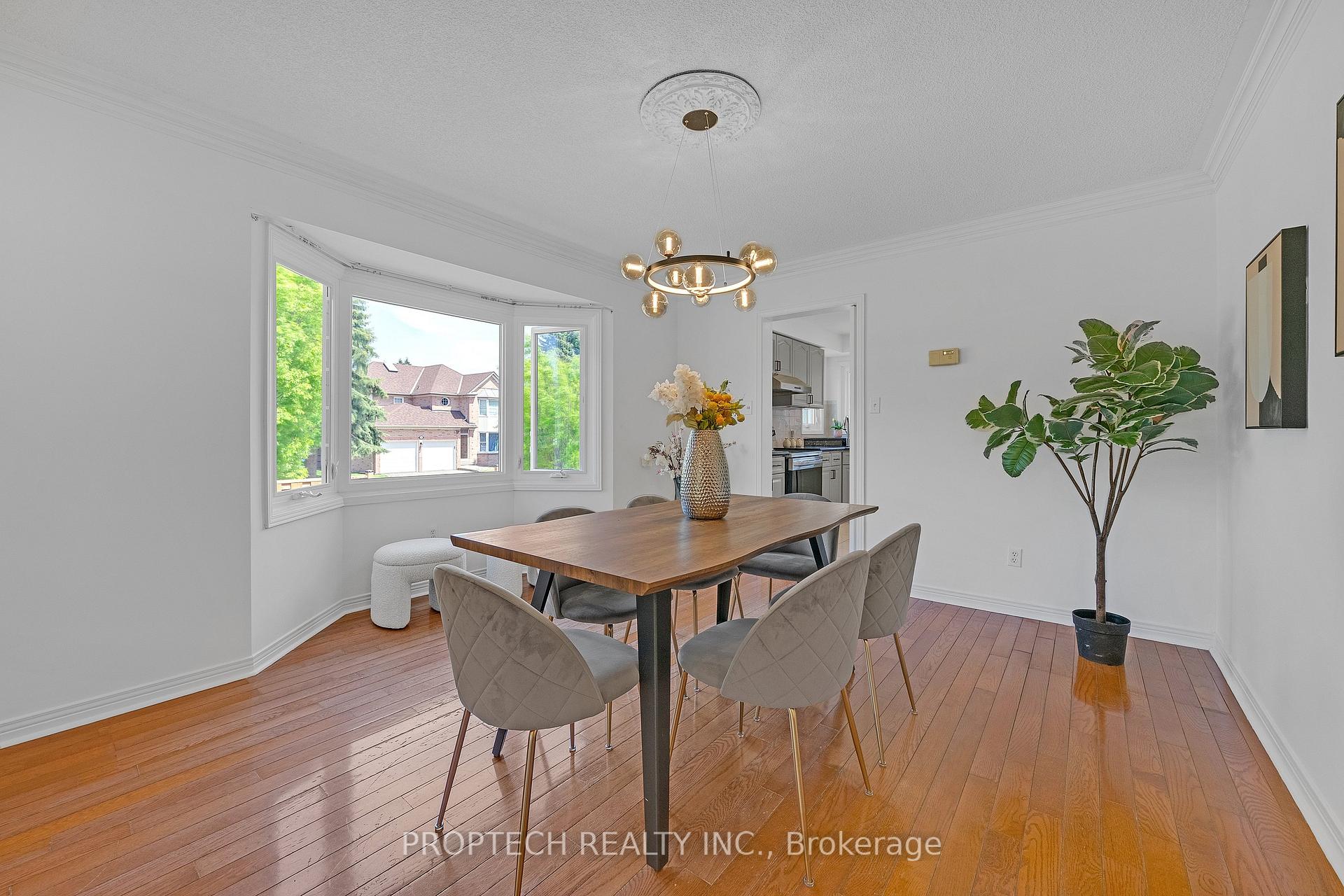 Photo 7 of 111 Paddock Lane, Markham, Markville — HOMEH