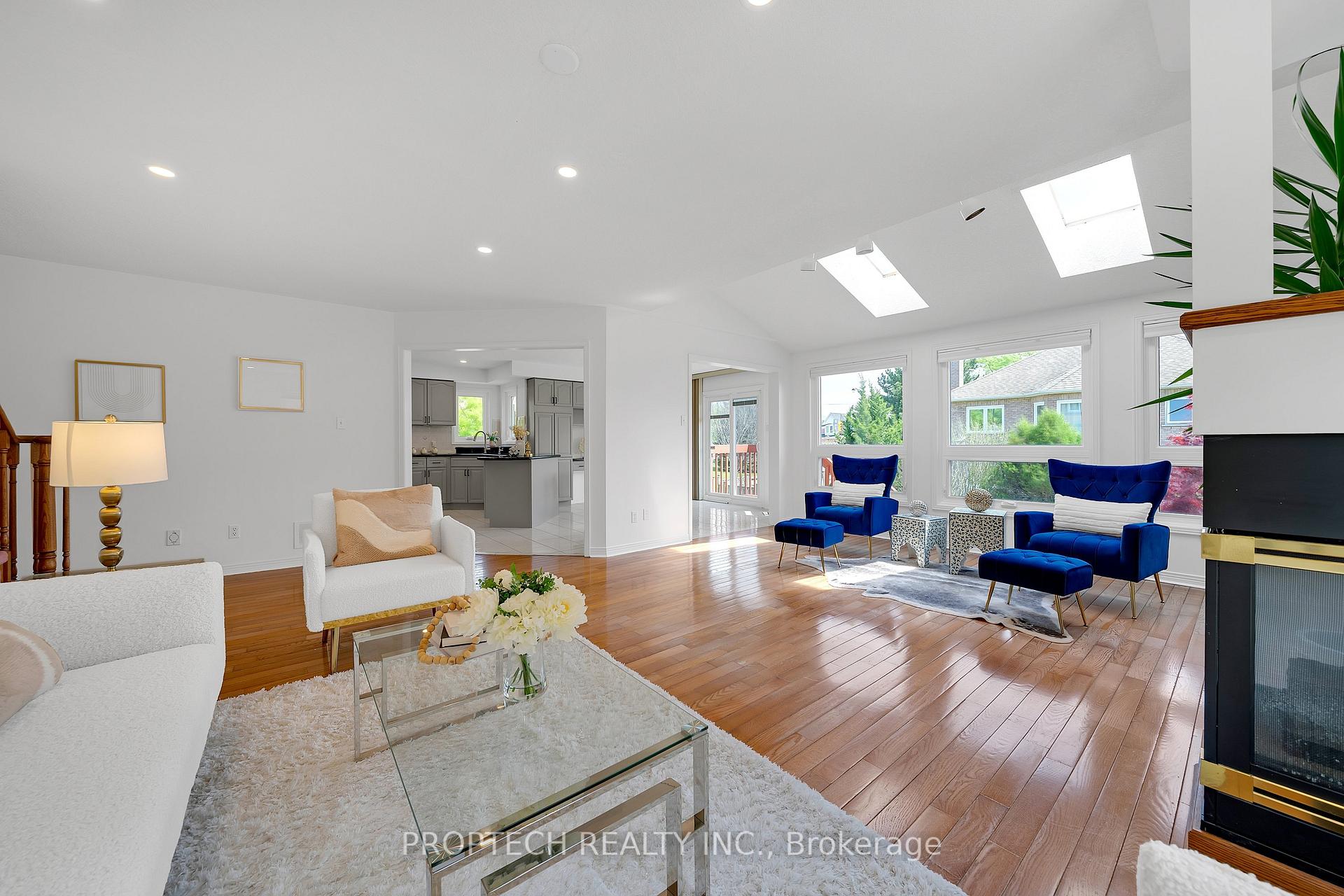 Photo 14 of 111 Paddock Lane, Markham, Markville — HOMEH