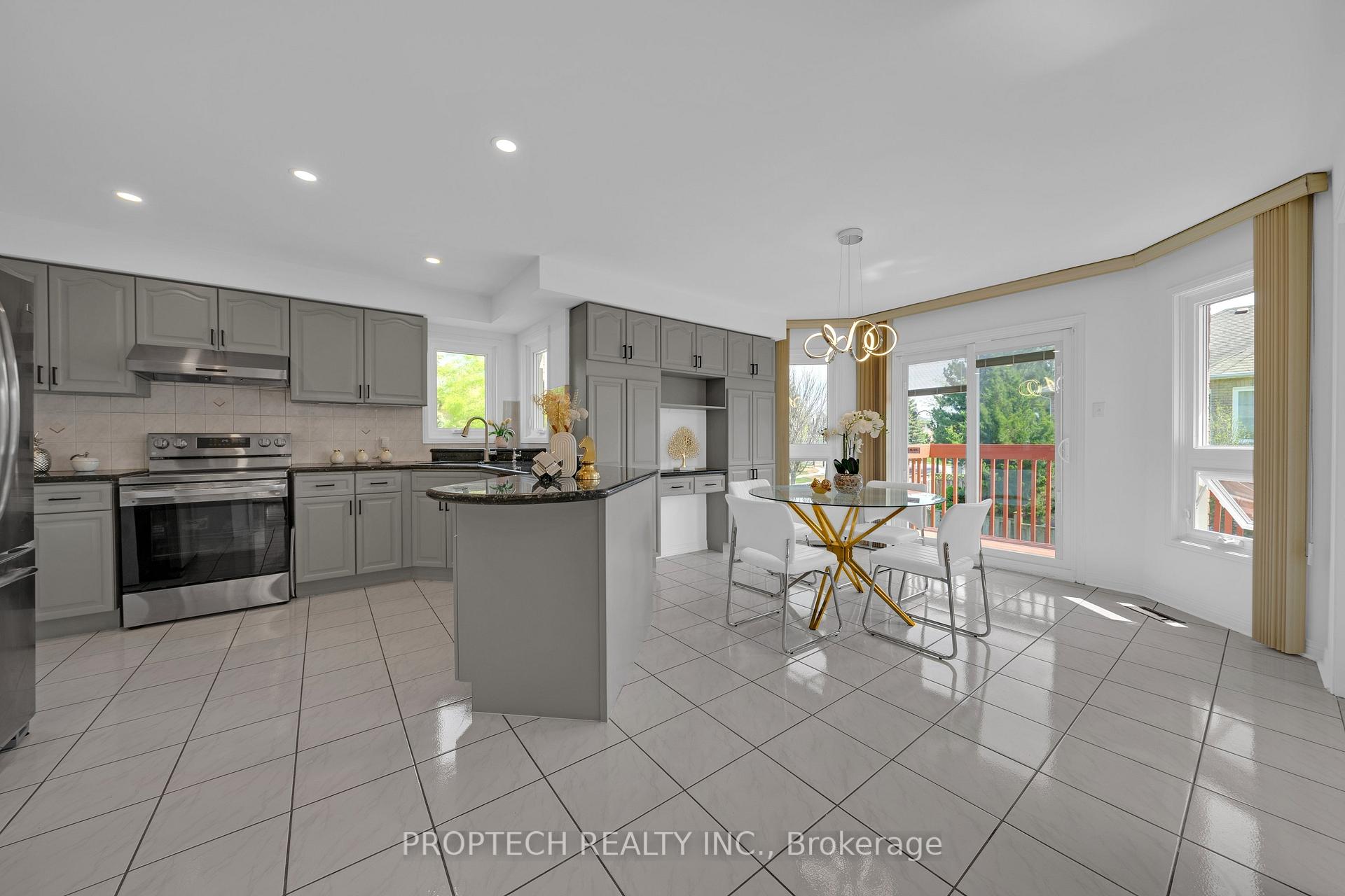 Photo 16 of 111 Paddock Lane, Markham, Markville — HOMEH