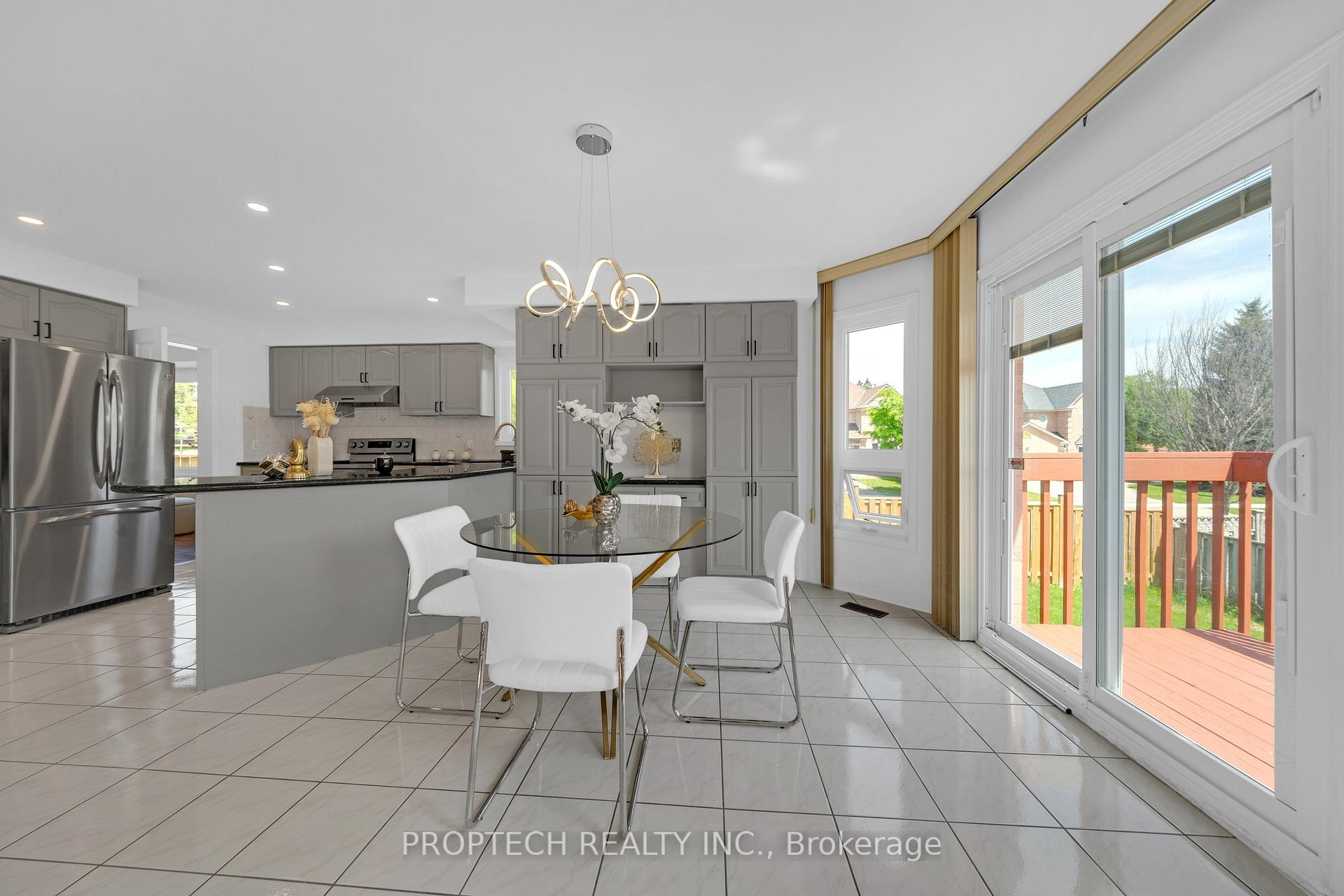 Photo 18 of 111 Paddock Lane, Markham, Markville — HOMEH
