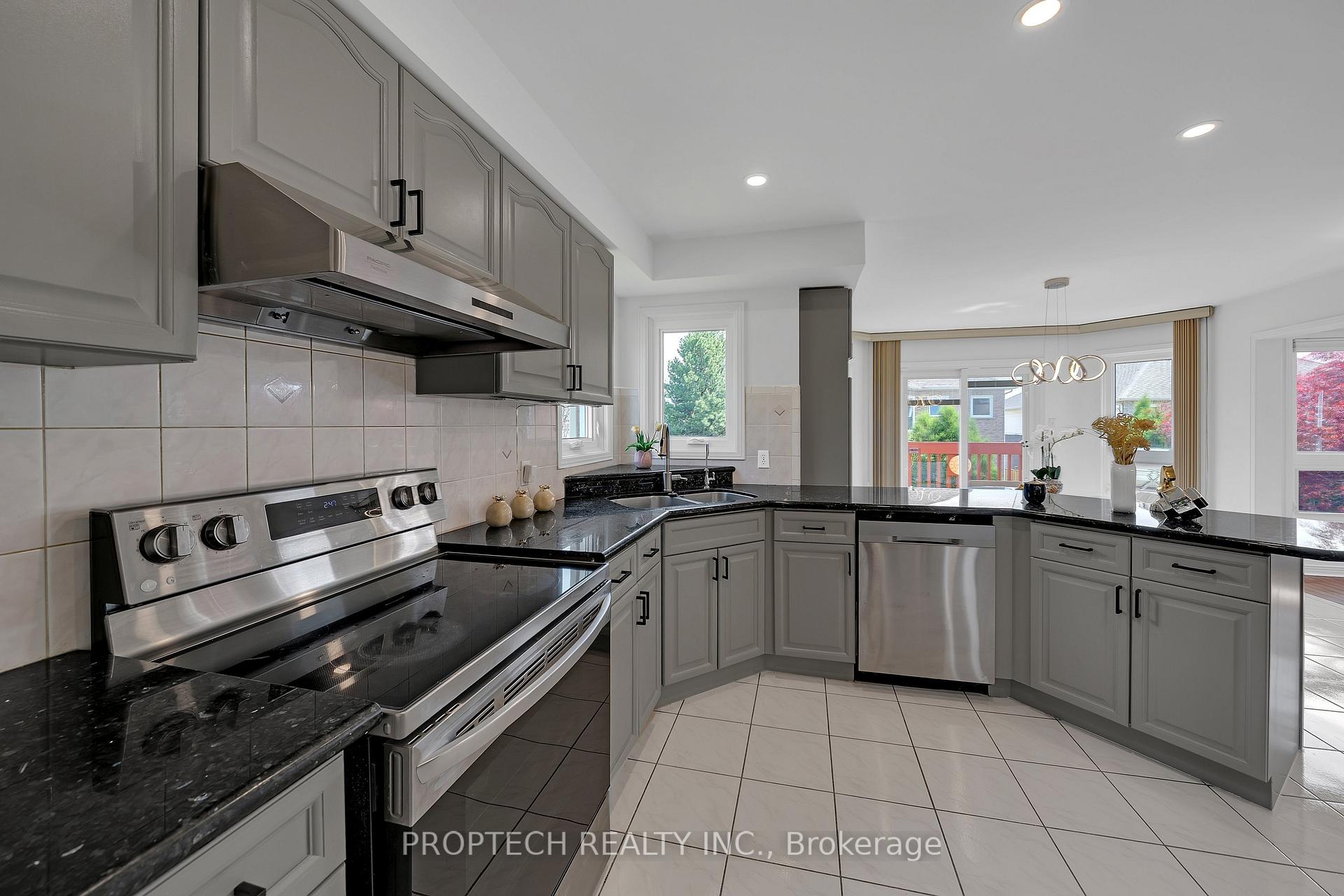 Photo 20 of 111 Paddock Lane, Markham, Markville — HOMEH