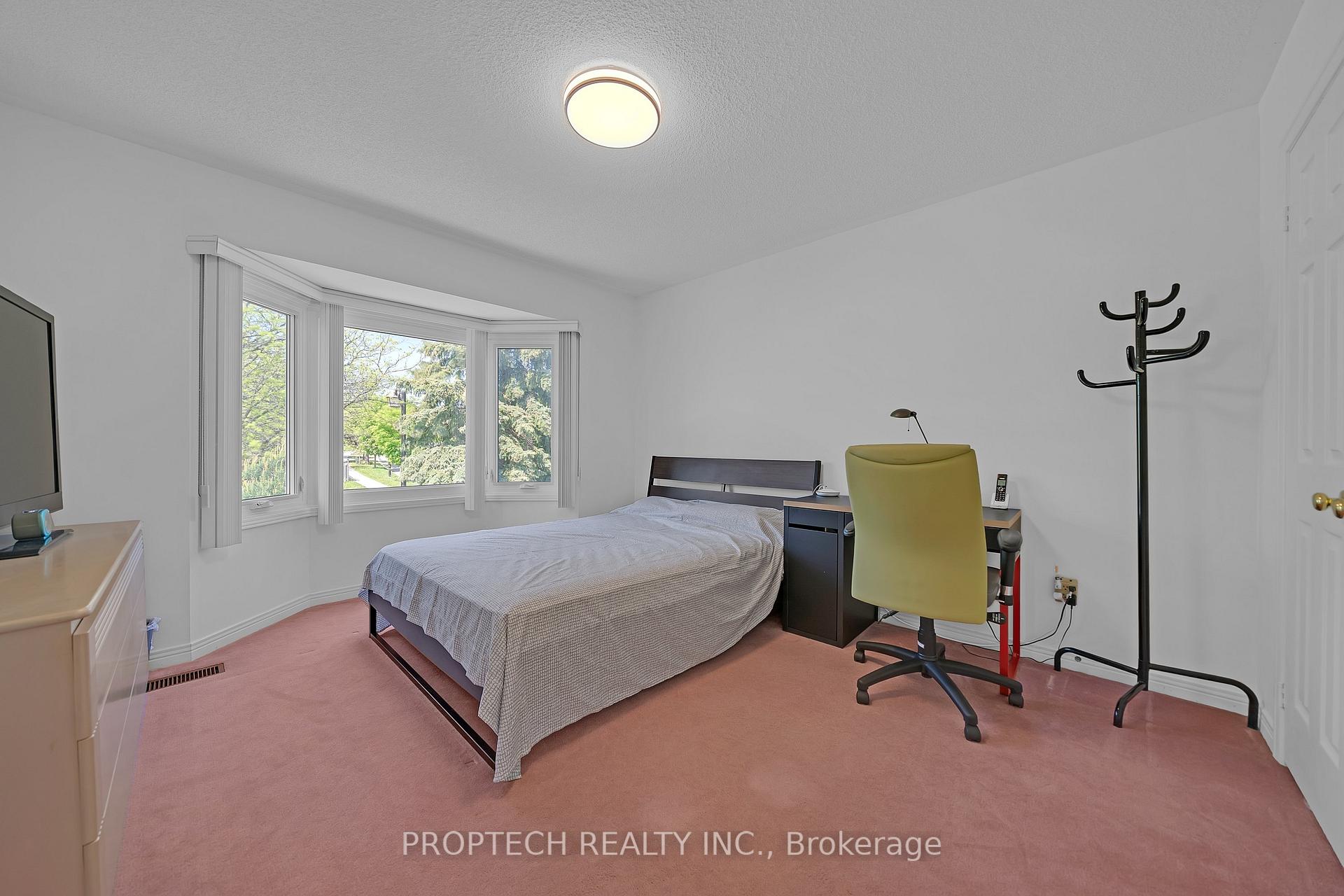 Photo 27 of 111 Paddock Lane, Markham, Markville — HOMEH
