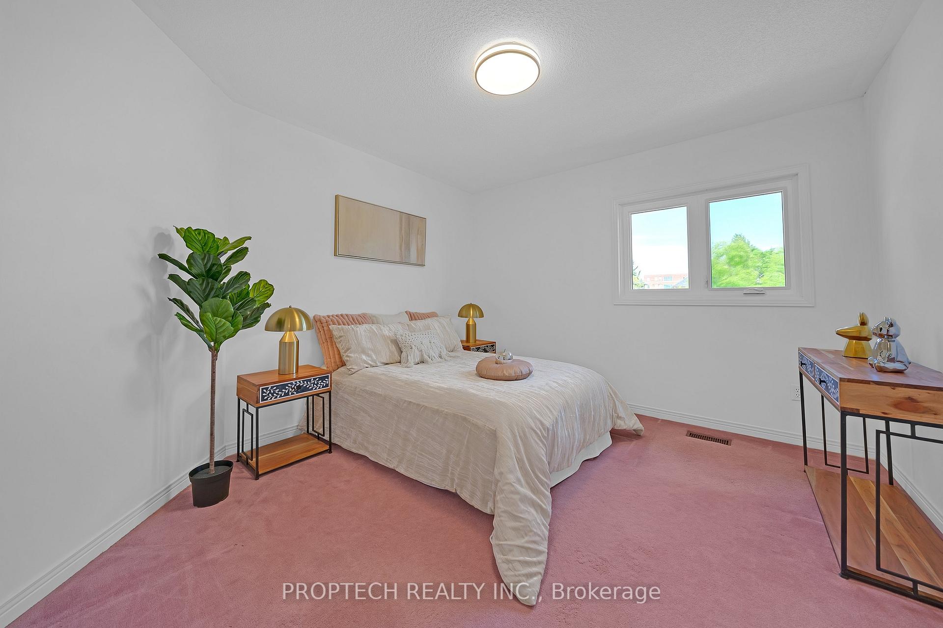 Photo 29 of 111 Paddock Lane, Markham, Markville — HOMEH