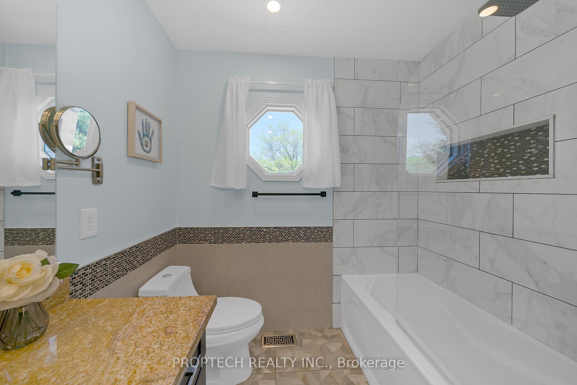 Photo 32 of 111 Paddock Lane, Markham, Markville — HOMEH