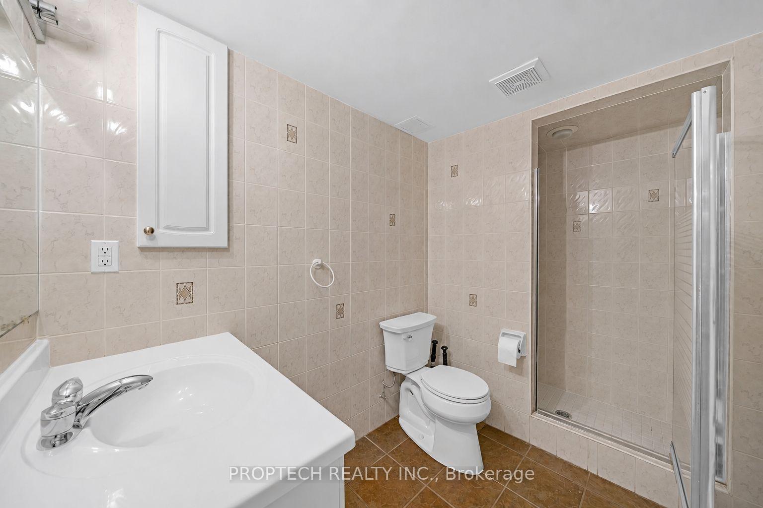 Photo 34 of 111 Paddock Lane, Markham, Markville — HOMEH
