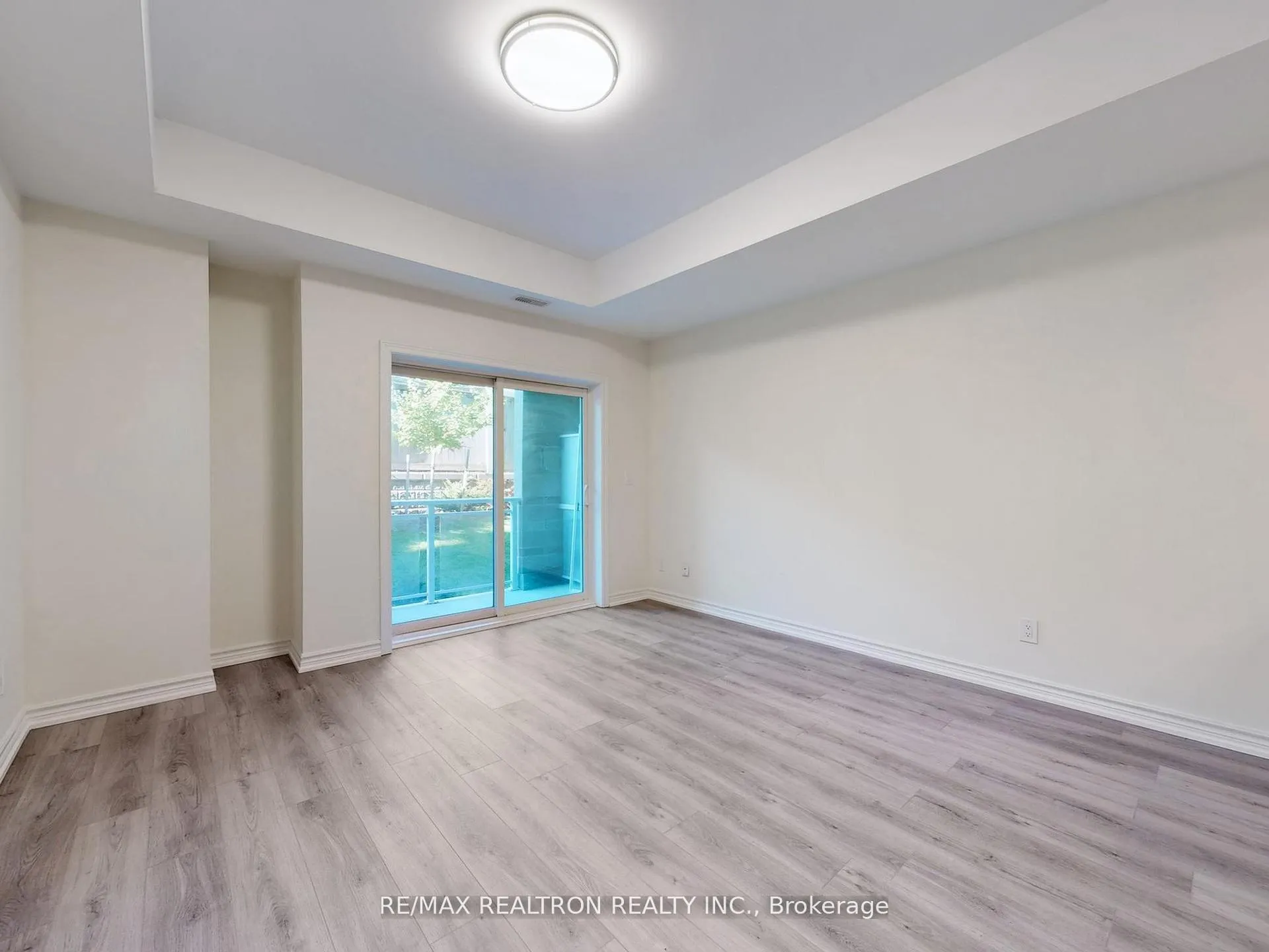 Photo 4 of Unit 112, 650 Gordon Street, Whitby, Port Whitby — HOMEH