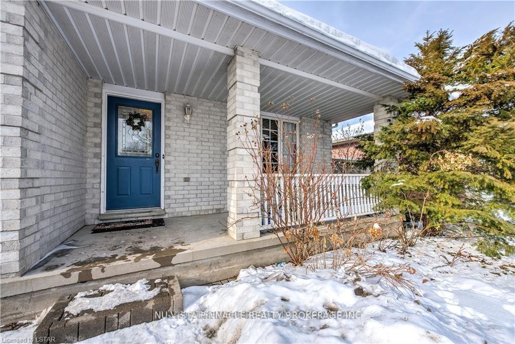 Front of 1263 Aldersbrook Road