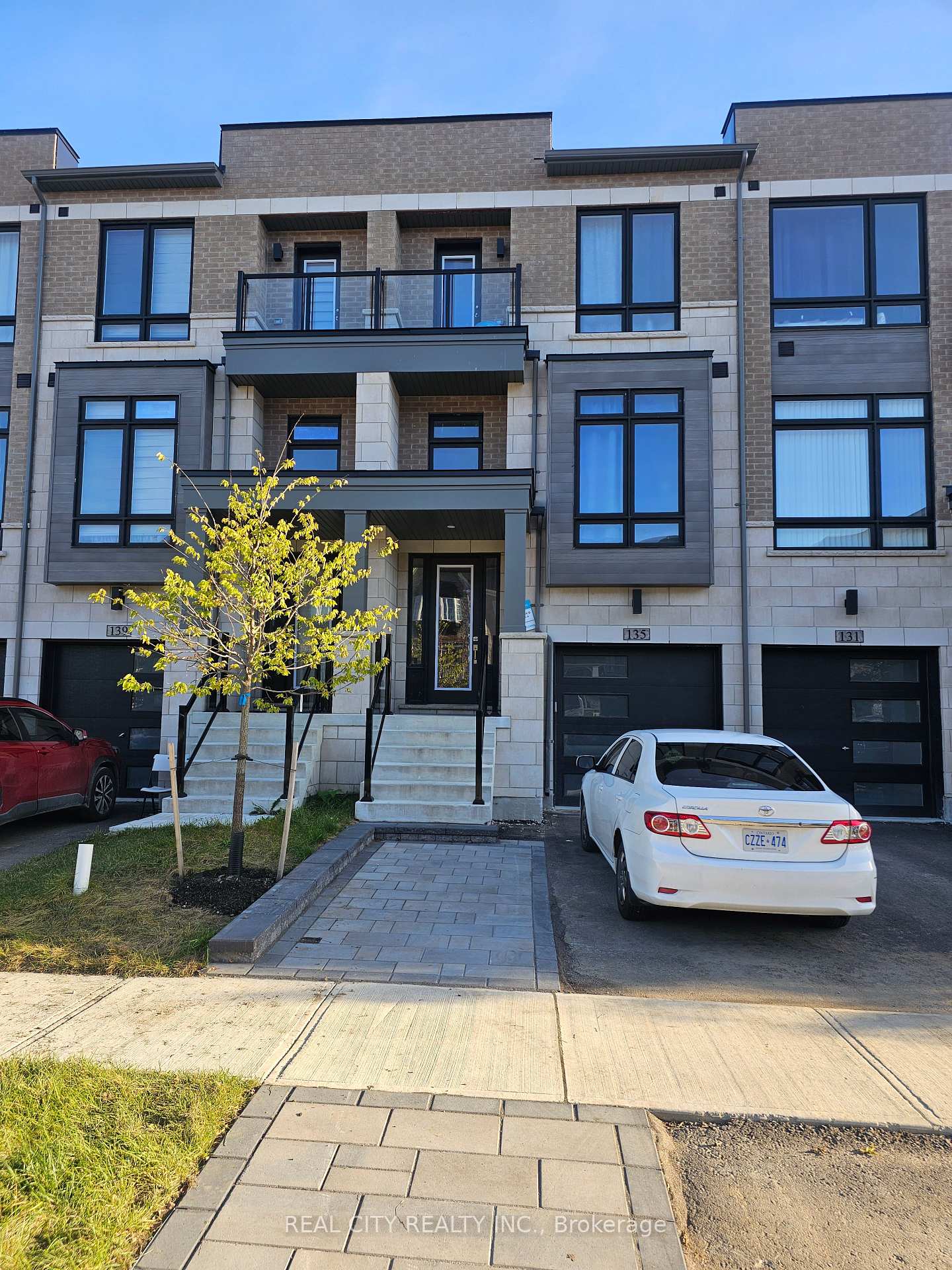 Photo 1 of 135 Farooq Boulevard, Vaughan, Vellore Village — HOMEH