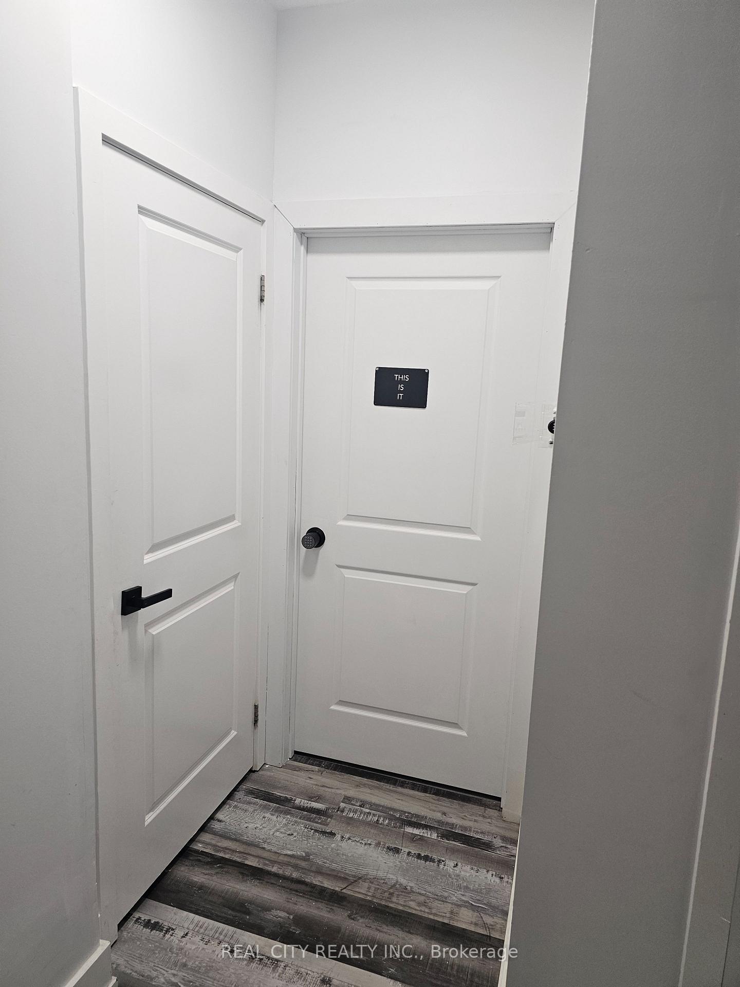 Photo 2 of 135 Farooq Boulevard, Vaughan, Vellore Village — HOMEH
