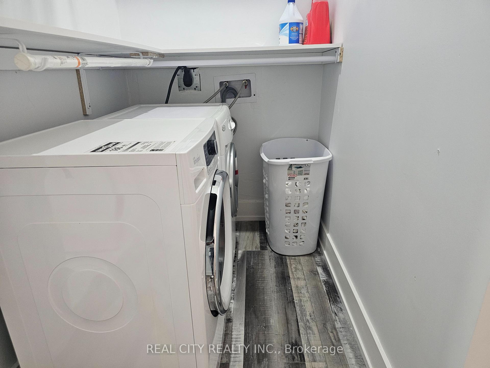 Photo 10 of 135 Farooq Boulevard, Vaughan, Vellore Village — HOMEH