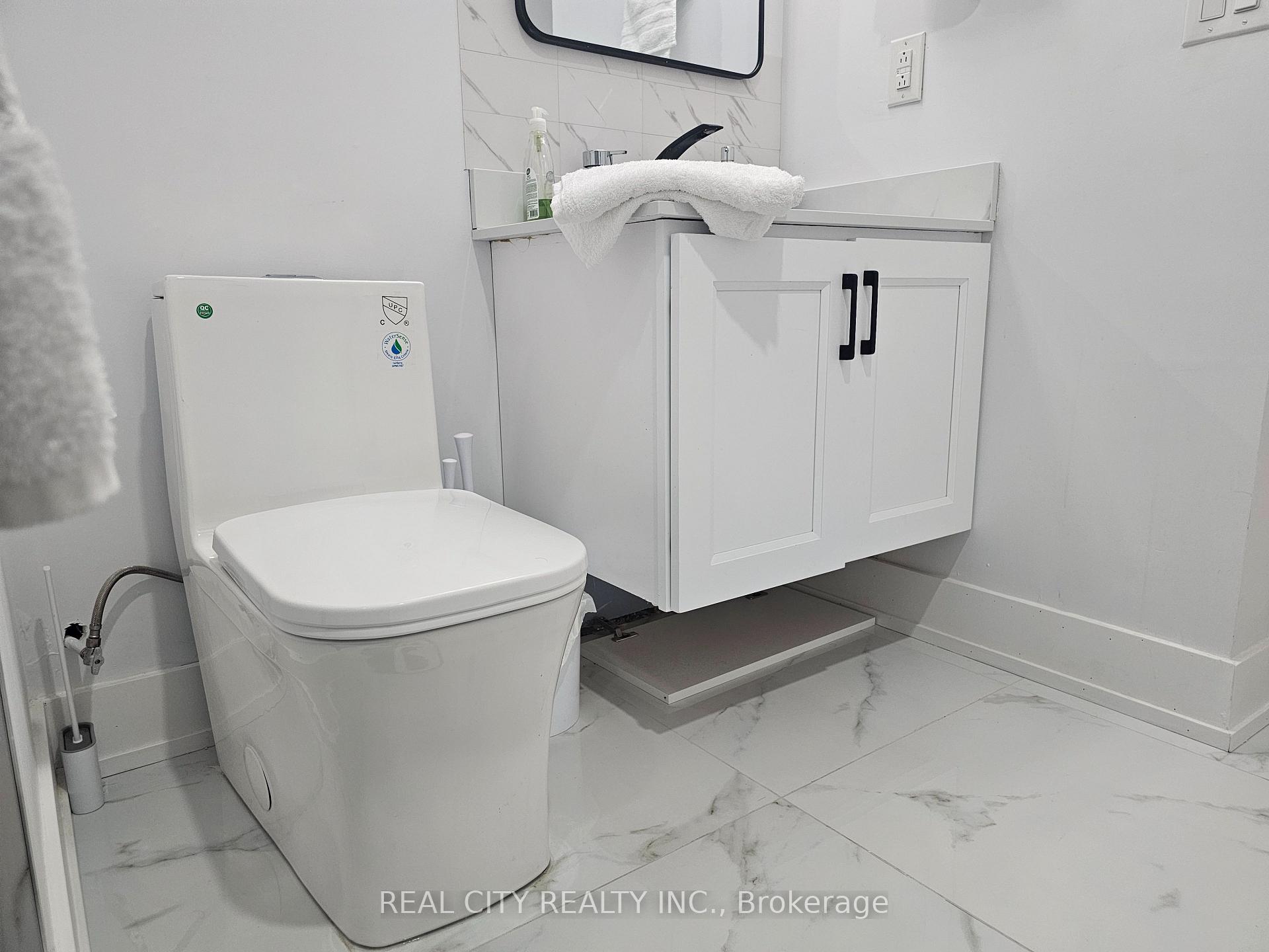 Photo 17 of 135 Farooq Boulevard, Vaughan, Vellore Village — HOMEH