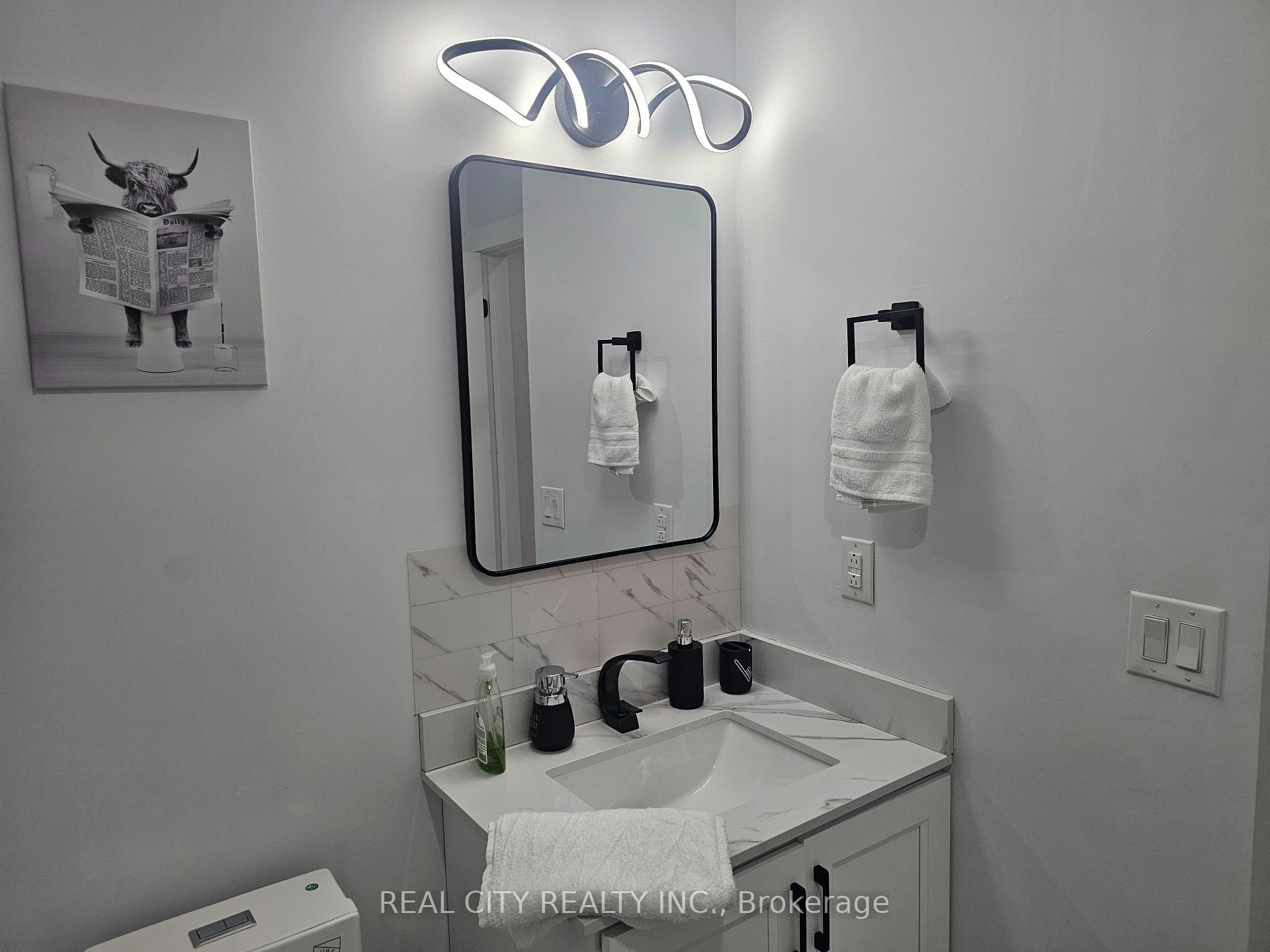 Photo 18 of 135 Farooq Boulevard, Vaughan, Vellore Village — HOMEH