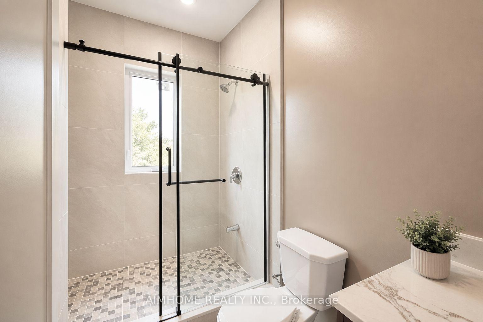 Photo 7 of Unit 3, 15 Waddington Crescent, North York, Don Valley Village — HOMEH