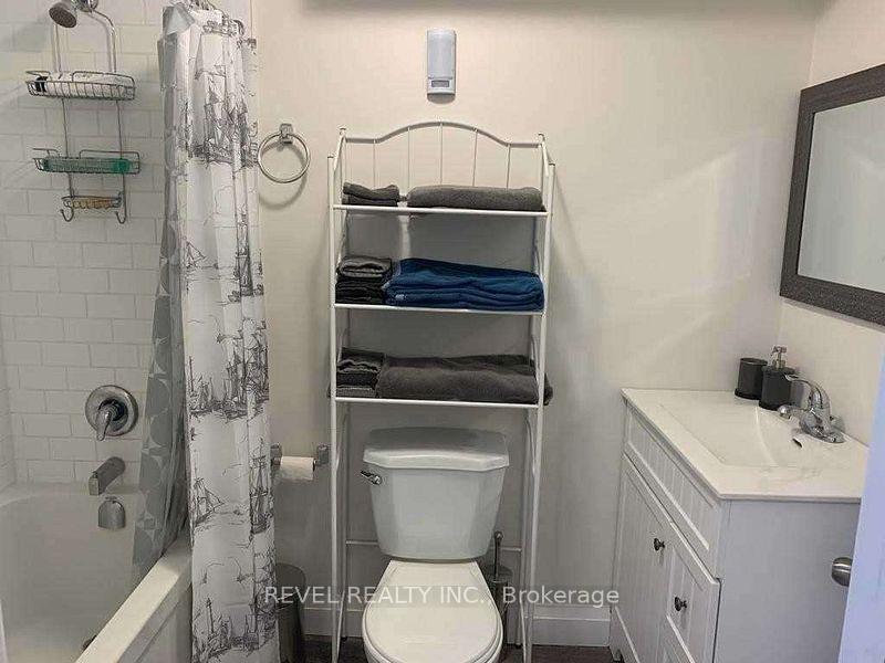 Photo 9 of Unit Lower, 1 Bates Court, Barrie, Painswick North — HOMEH