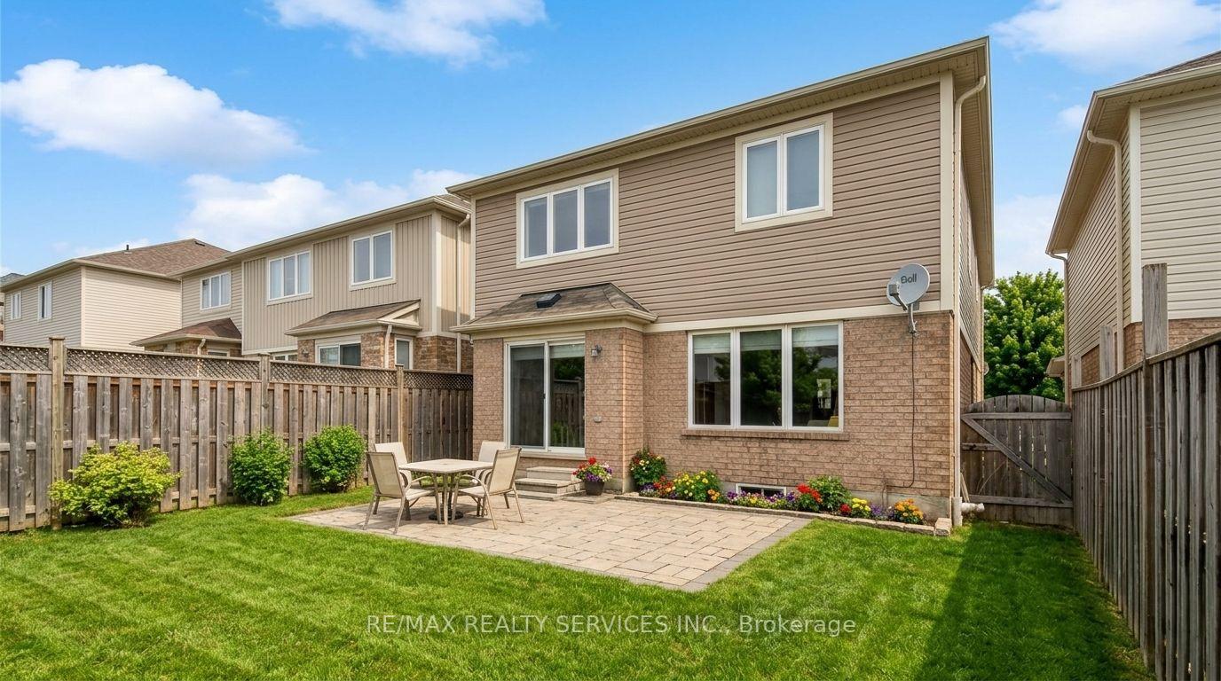 Photo 3 of 48 Fletcher Circle, Cambridge, Silver Heights — HOMEH