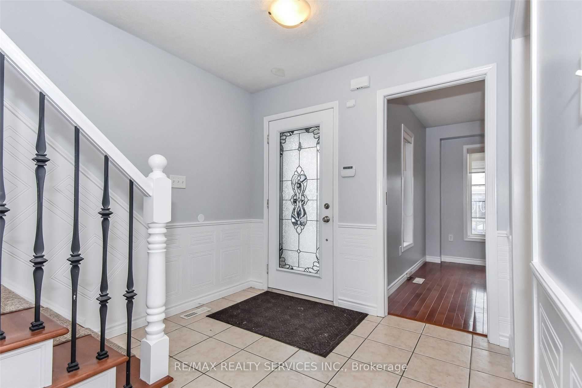 Photo 4 of 48 Fletcher Circle, Cambridge, Silver Heights — HOMEH