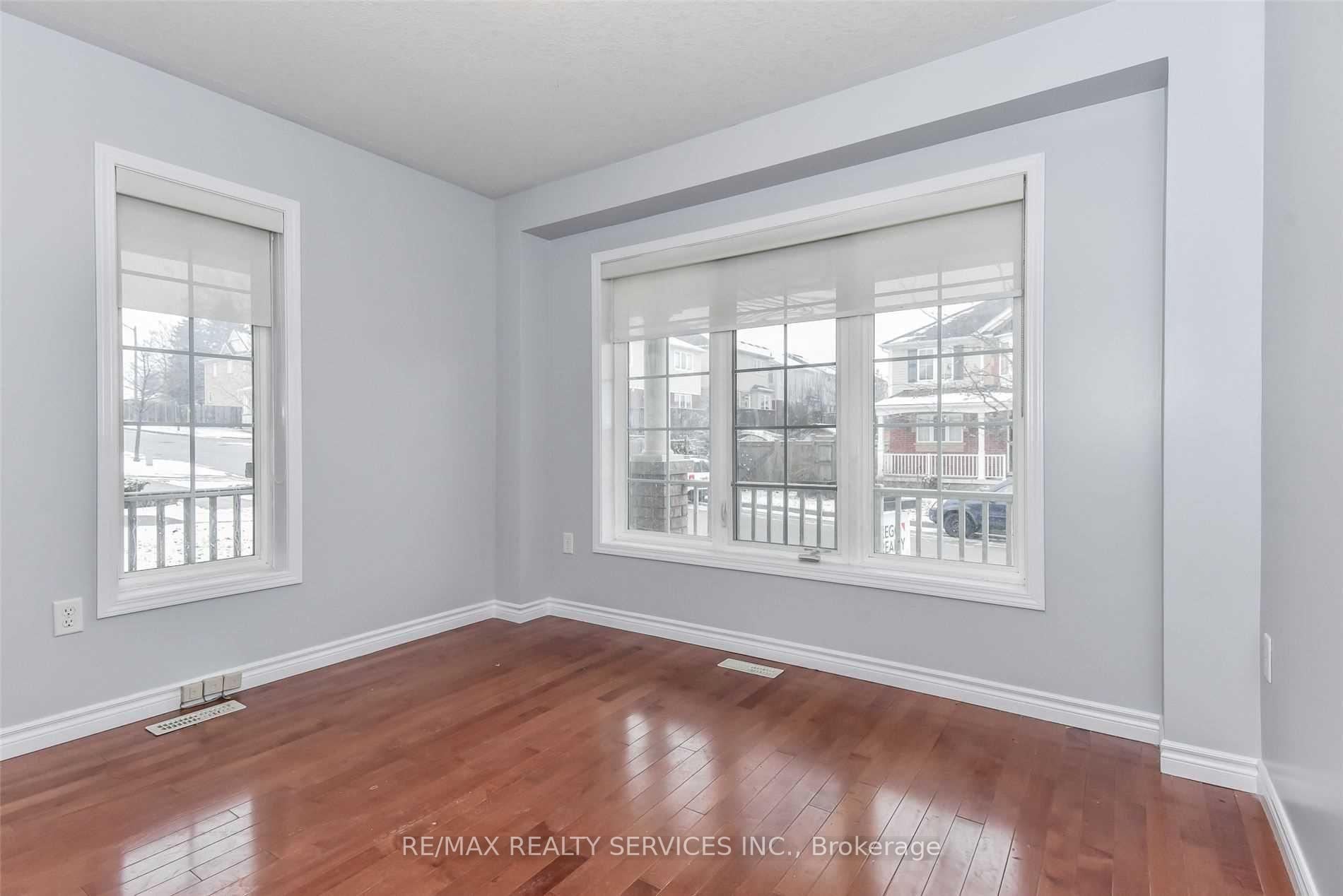 Photo 6 of 48 Fletcher Circle, Cambridge, Silver Heights — HOMEH