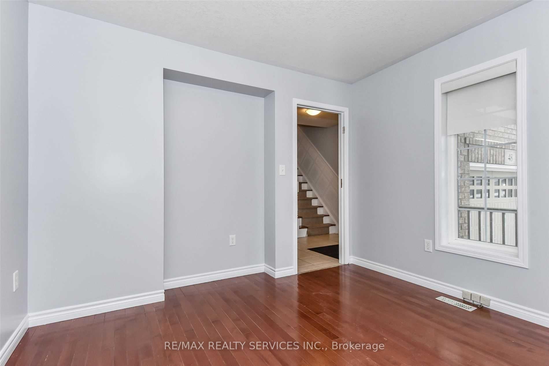 Photo 7 of 48 Fletcher Circle, Cambridge, Silver Heights — HOMEH
