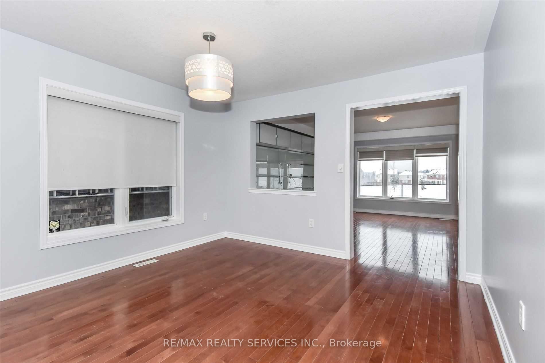 Photo 9 of 48 Fletcher Circle, Cambridge, Silver Heights — HOMEH