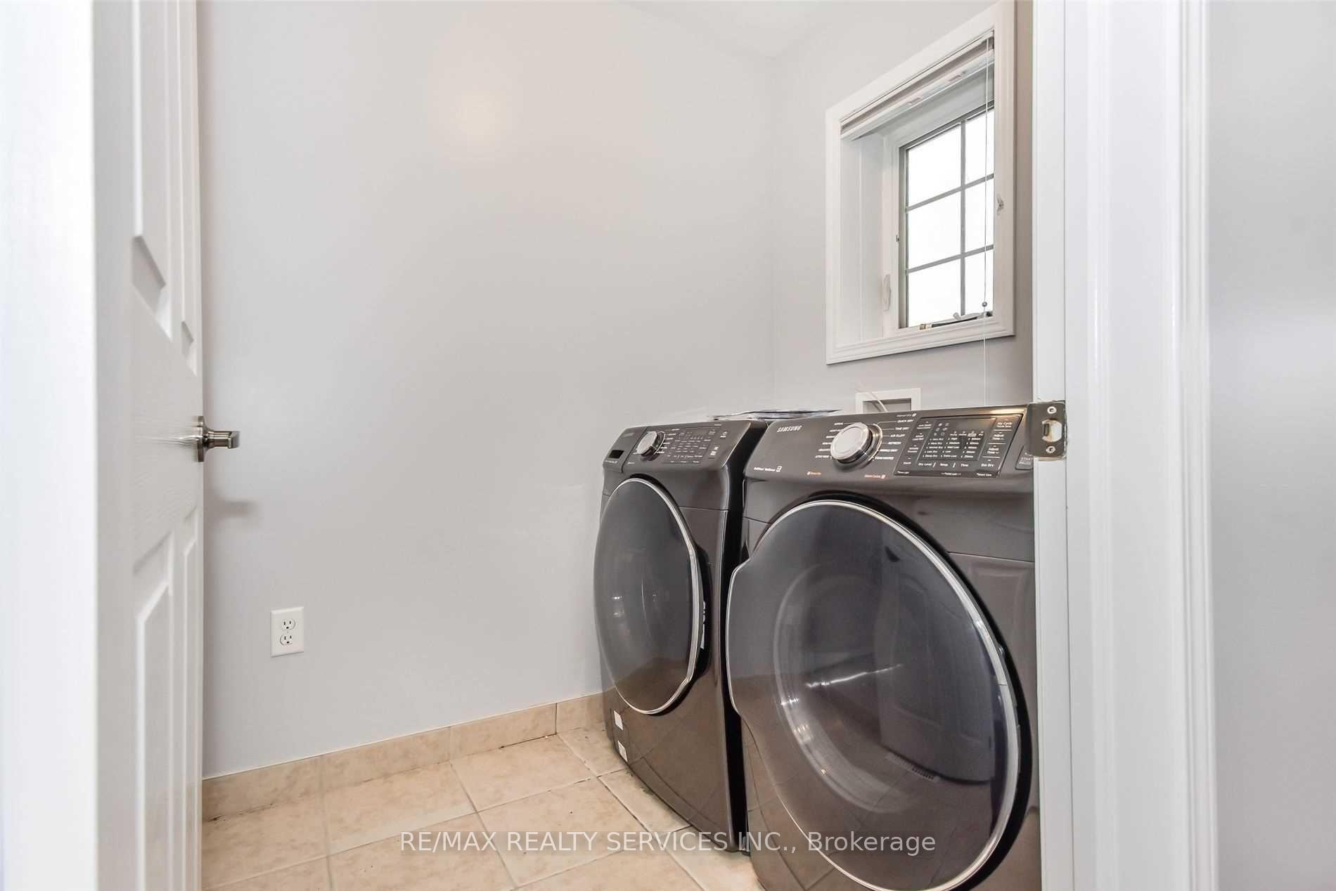 Photo 16 of 48 Fletcher Circle, Cambridge, Silver Heights — HOMEH