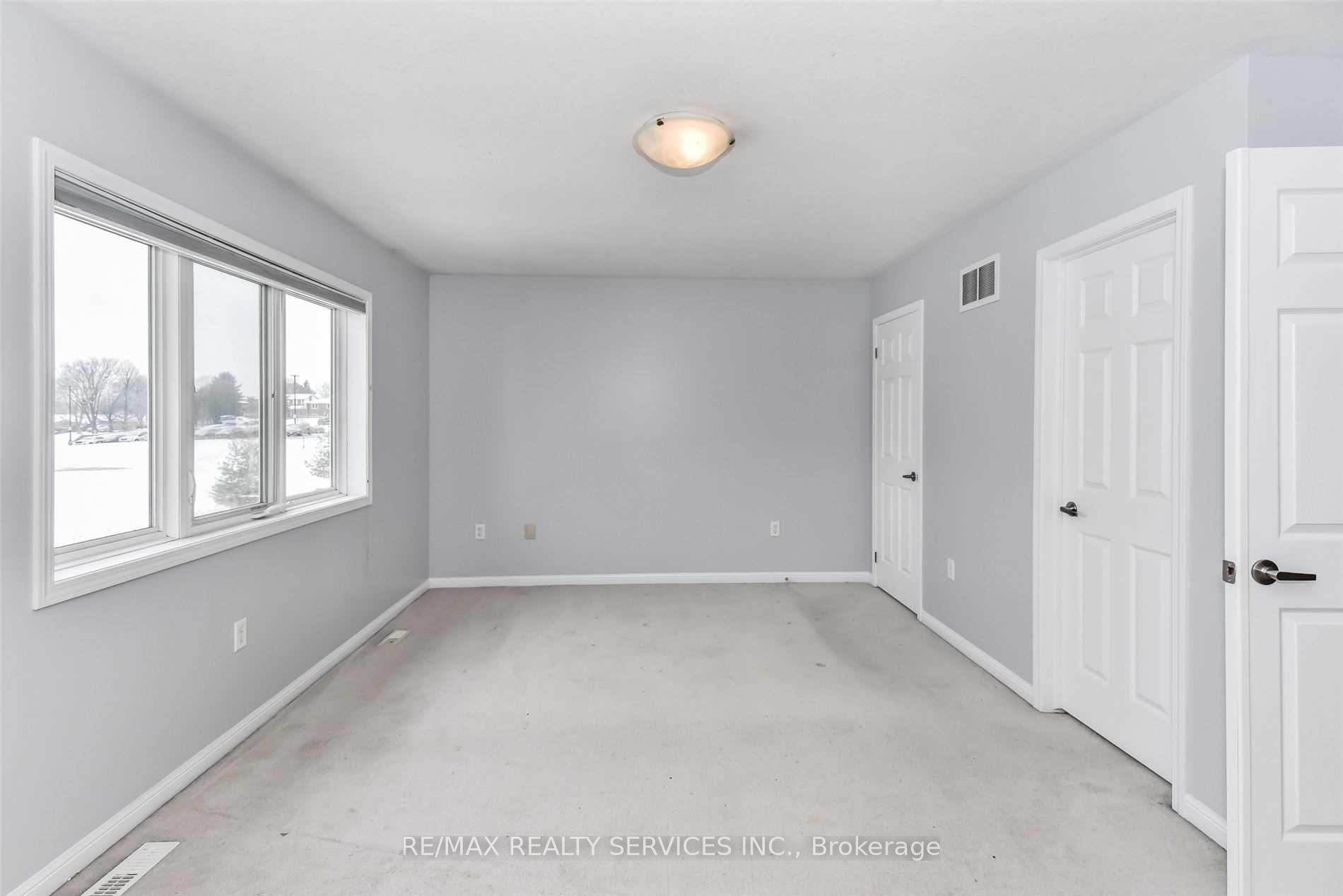 Photo 17 of 48 Fletcher Circle, Cambridge, Silver Heights — HOMEH