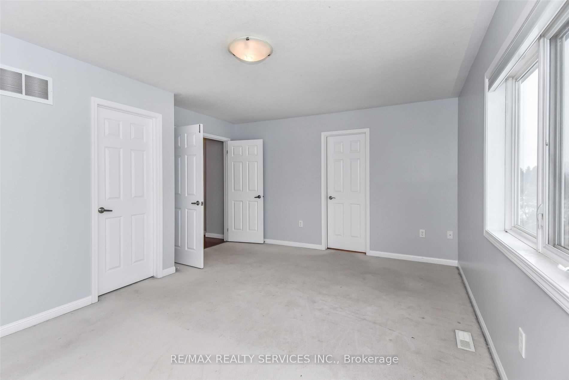 Photo 18 of 48 Fletcher Circle, Cambridge, Silver Heights — HOMEH
