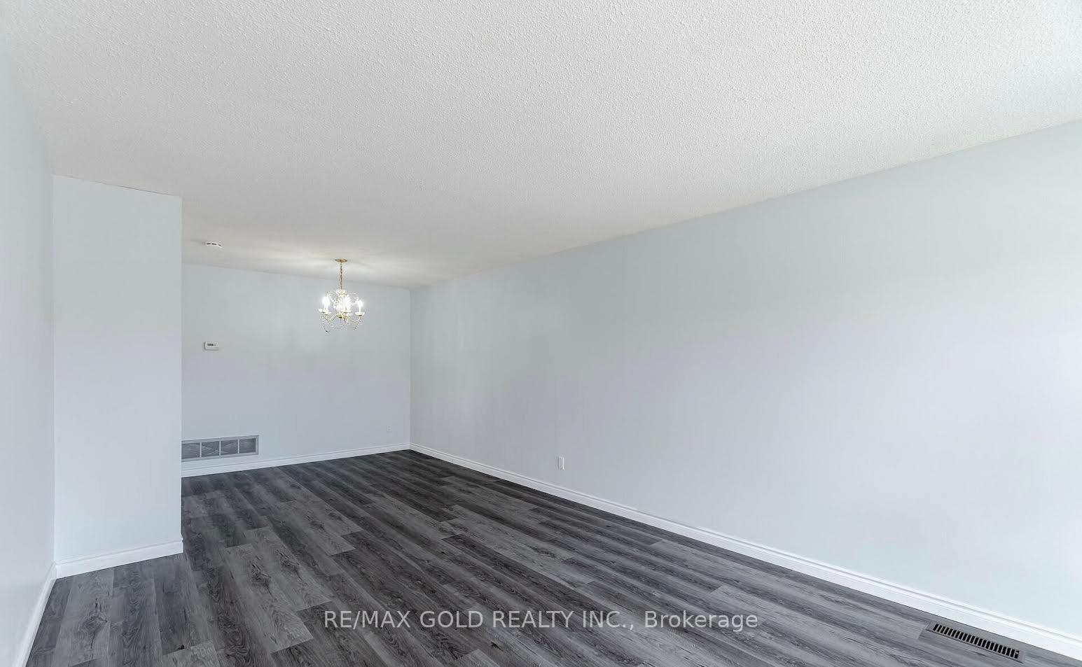 Photo 5 of 68 Prouse Drive, Brampton, Brampton North — HOMEH