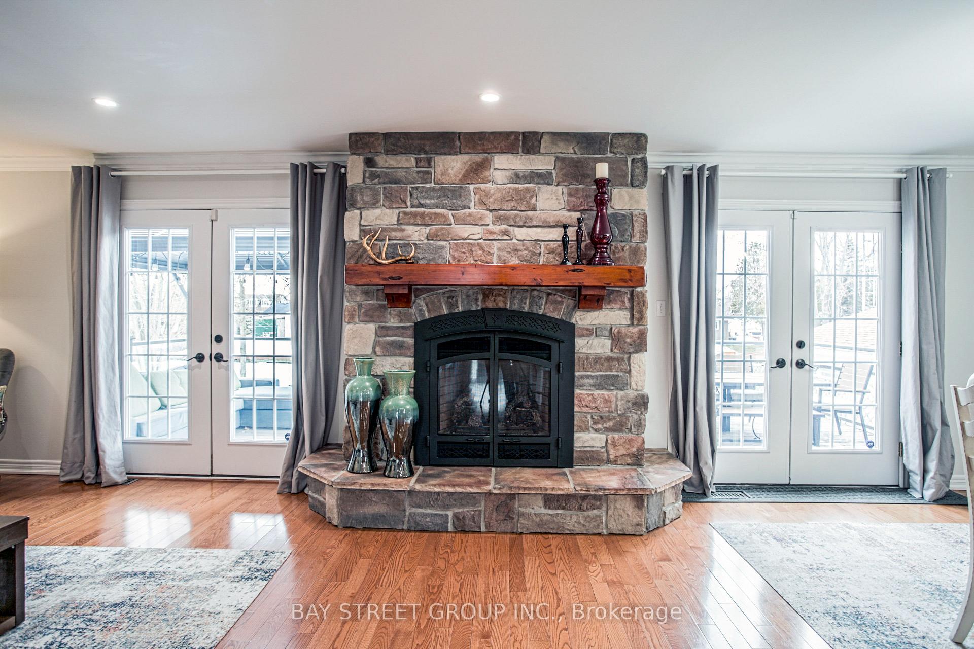 Photo 5 of 722A Lake Dr. S, Georgina, Keswick South — HOMEH