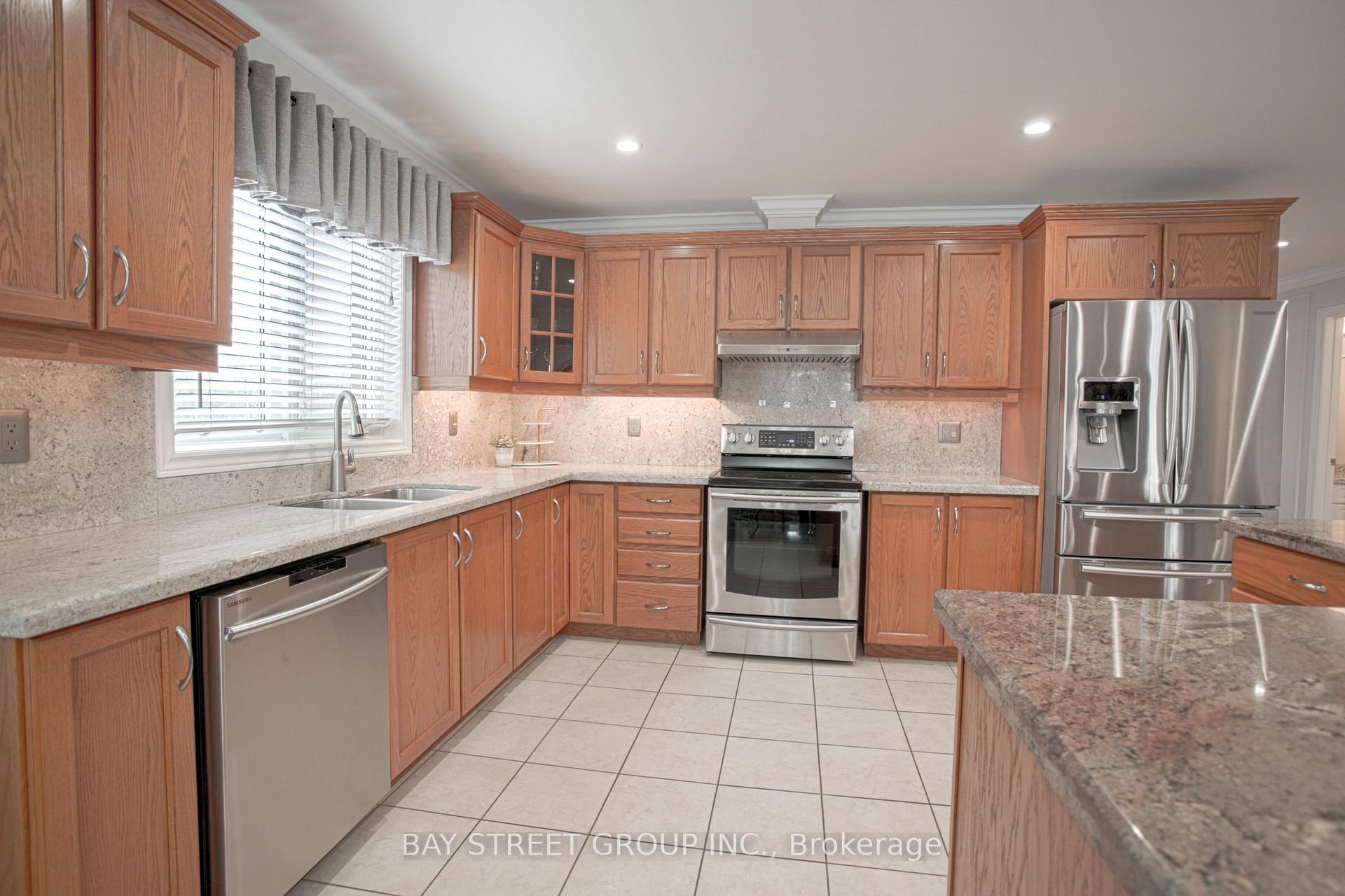 Photo 7 of 722A Lake Dr. S, Georgina, Keswick South — HOMEH