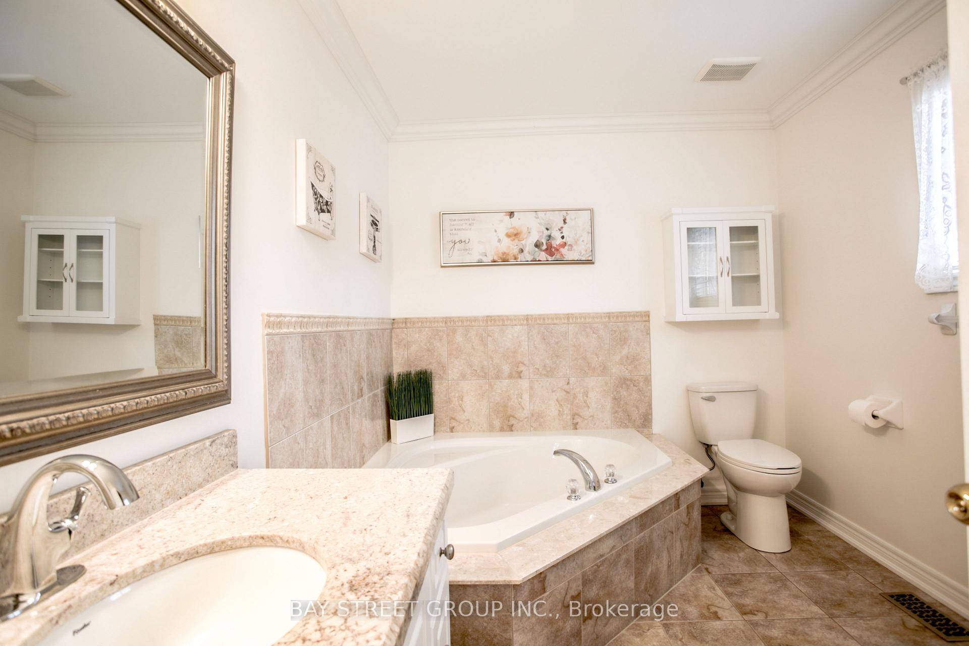 Photo 15 of 722A Lake Dr. S, Georgina, Keswick South — HOMEH