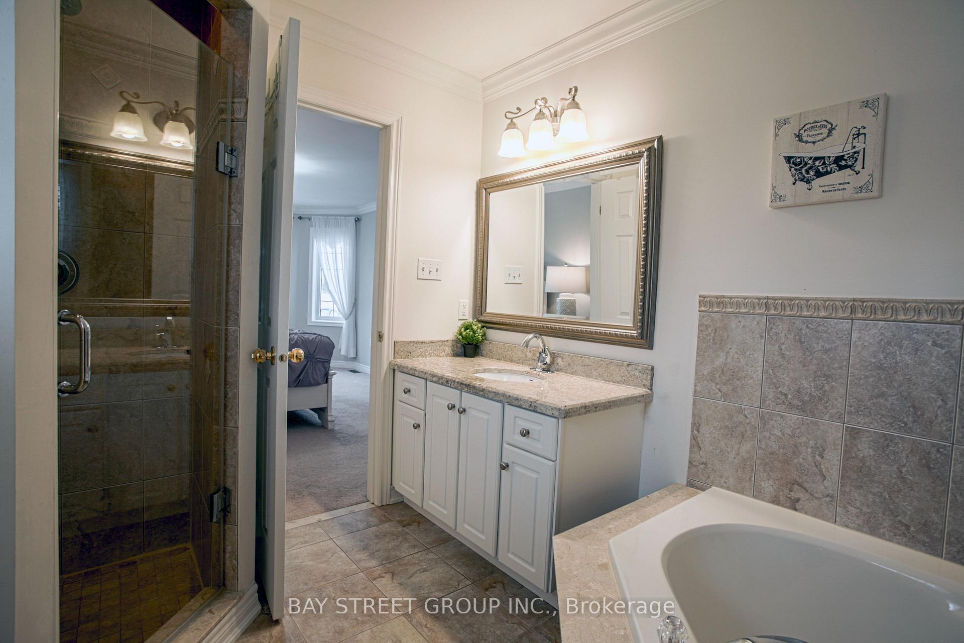 Photo 16 of 722A Lake Dr. S, Georgina, Keswick South — HOMEH