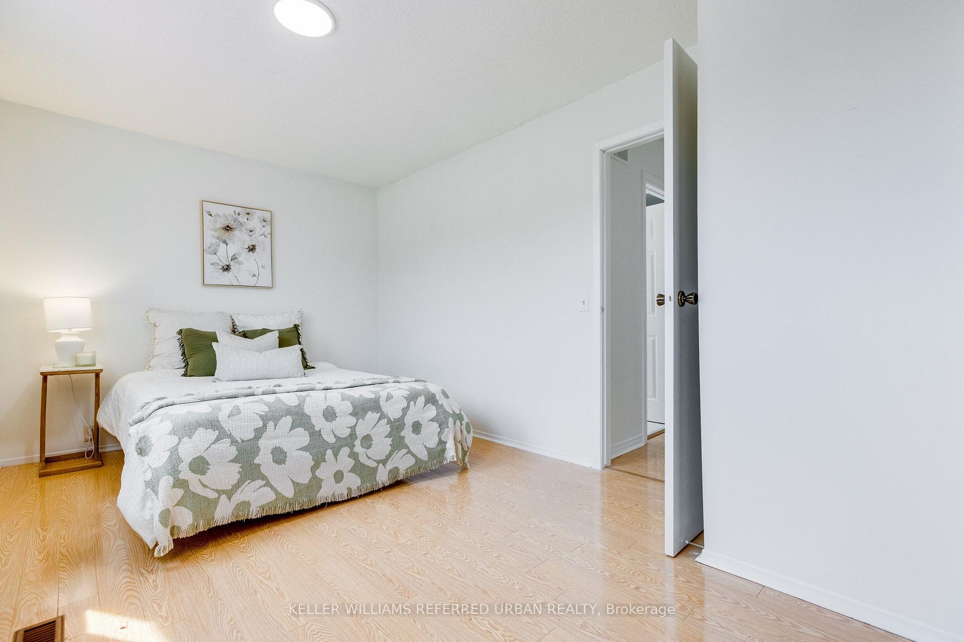 Photo 37 of 554 Mclevin Avenue, Scarborough, Malvern — HOMEH