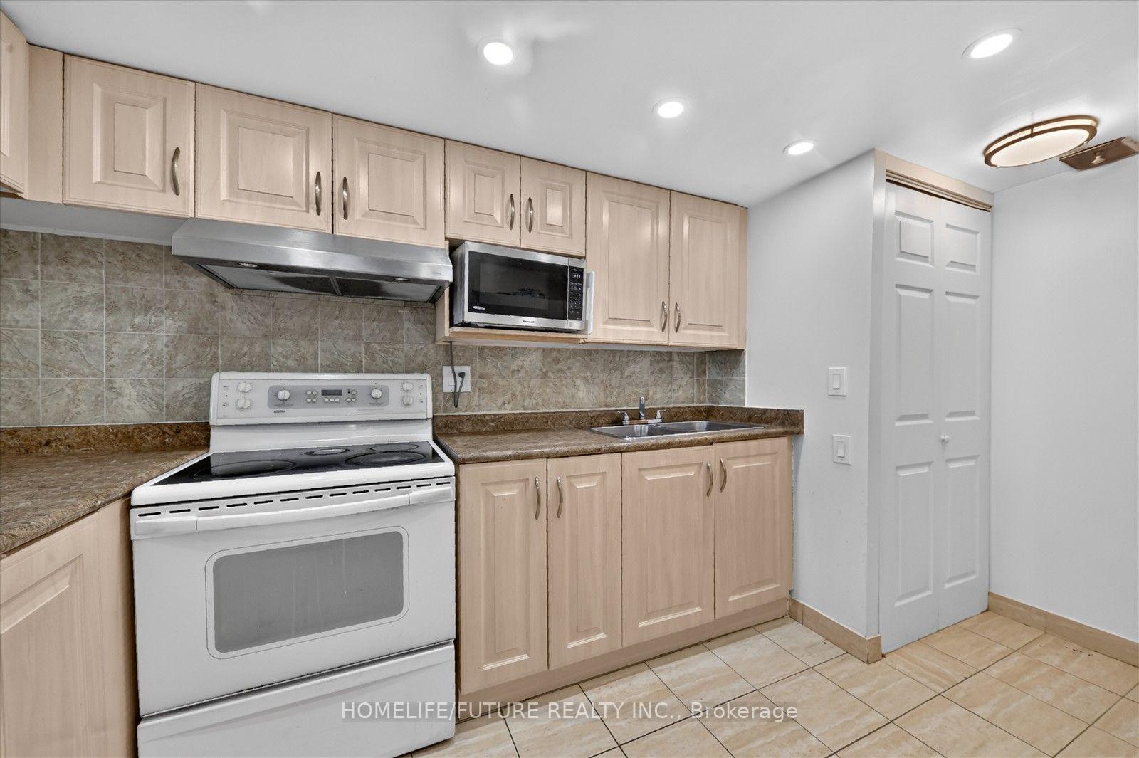 Photo 13 of Unit 708, 2460 Eglinton Avenue E, Scarborough, Eglinton East — HOMEH