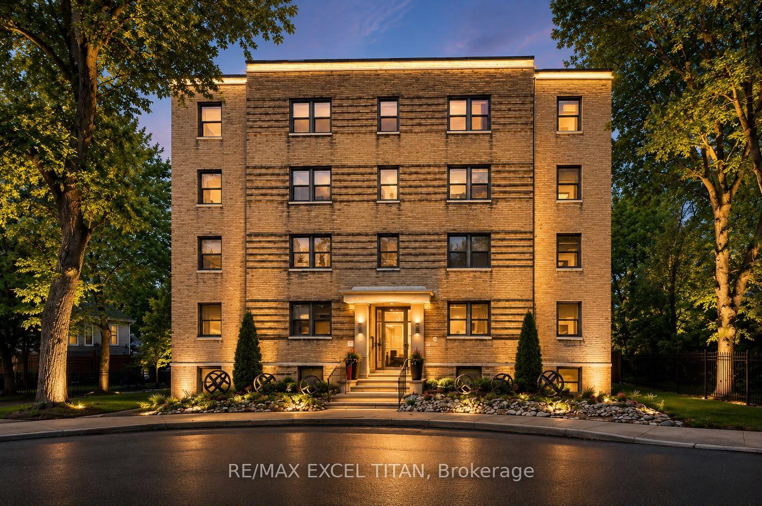Photo 1 of Unit 35, 8 Mallory Gardens, Toronto, Yonge-St. Clair — HOMEH