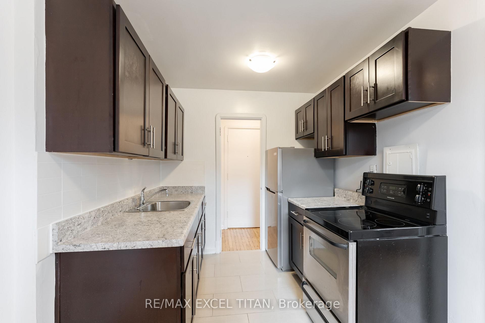 Photo 9 of Unit 35, 8 Mallory Gardens, Toronto, Yonge-St. Clair — HOMEH