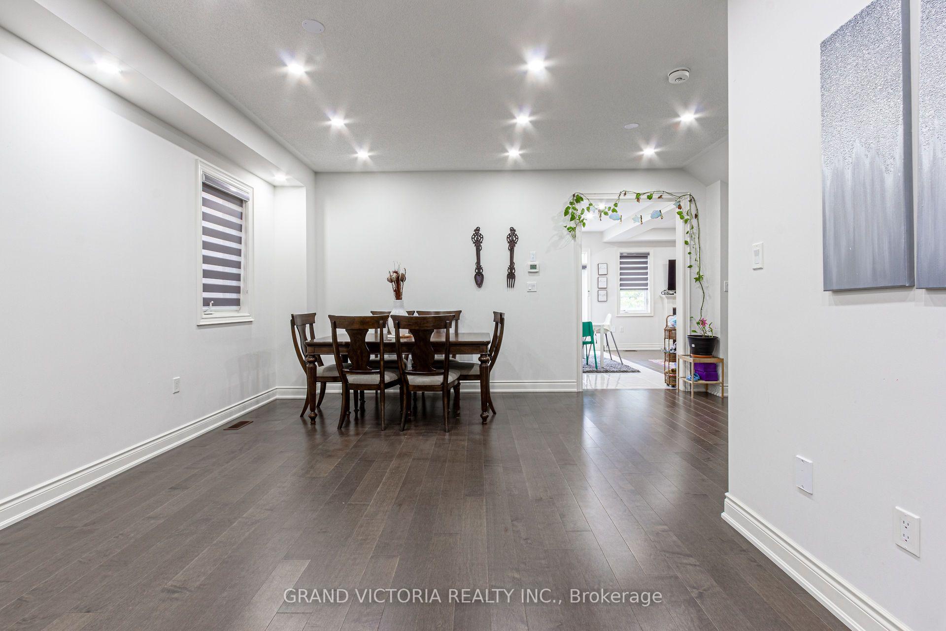 Photo 6 of 327 Humphrey Street, Hamilton, Waterdown — HOMEH