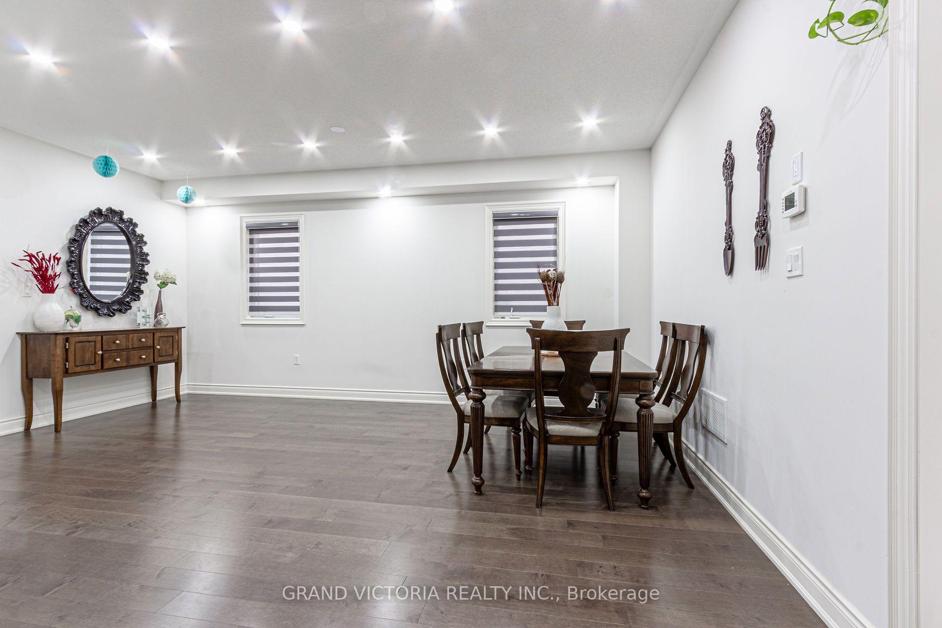 Photo 7 of 327 Humphrey Street, Hamilton, Waterdown — HOMEH