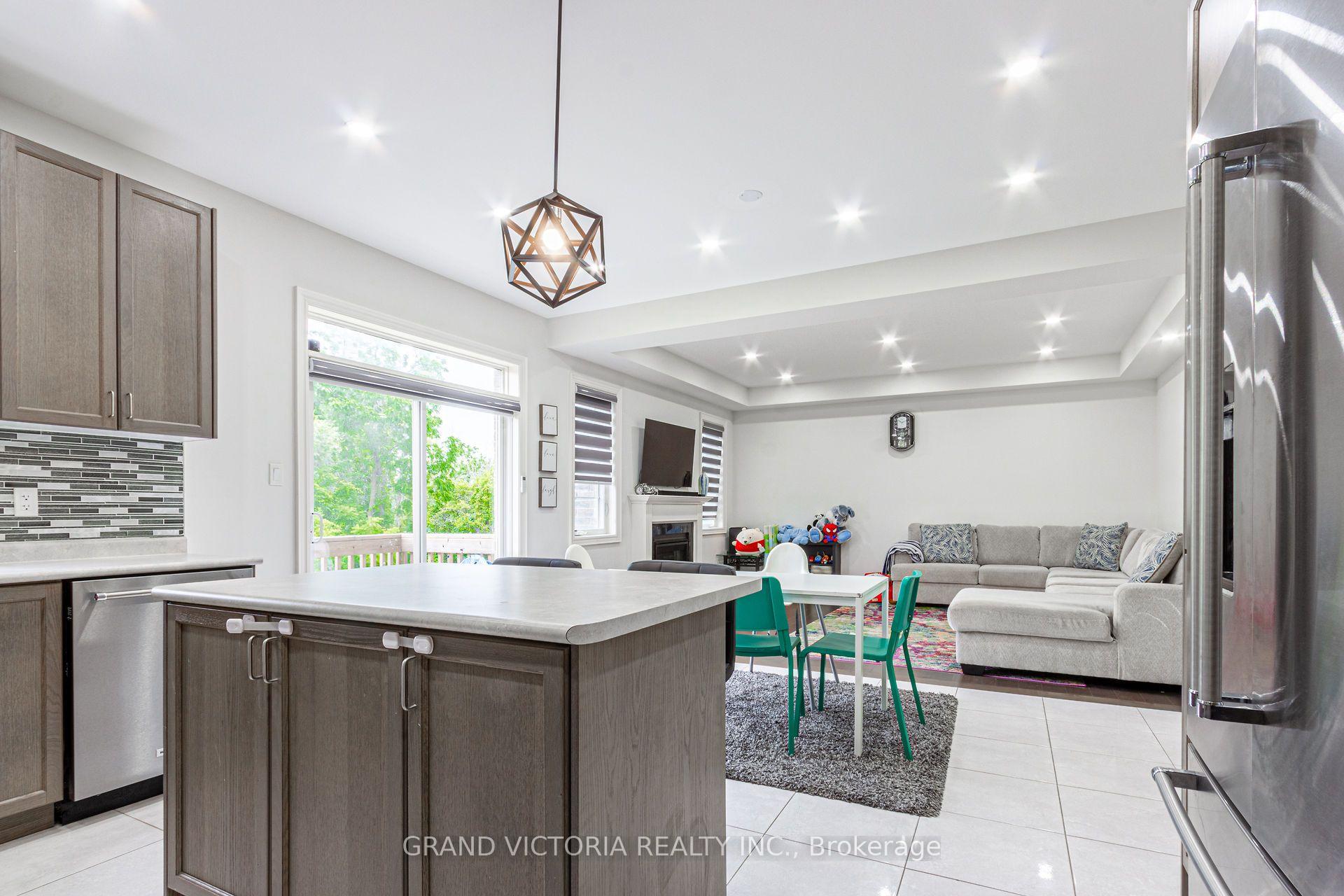 Photo 14 of 327 Humphrey Street, Hamilton, Waterdown — HOMEH