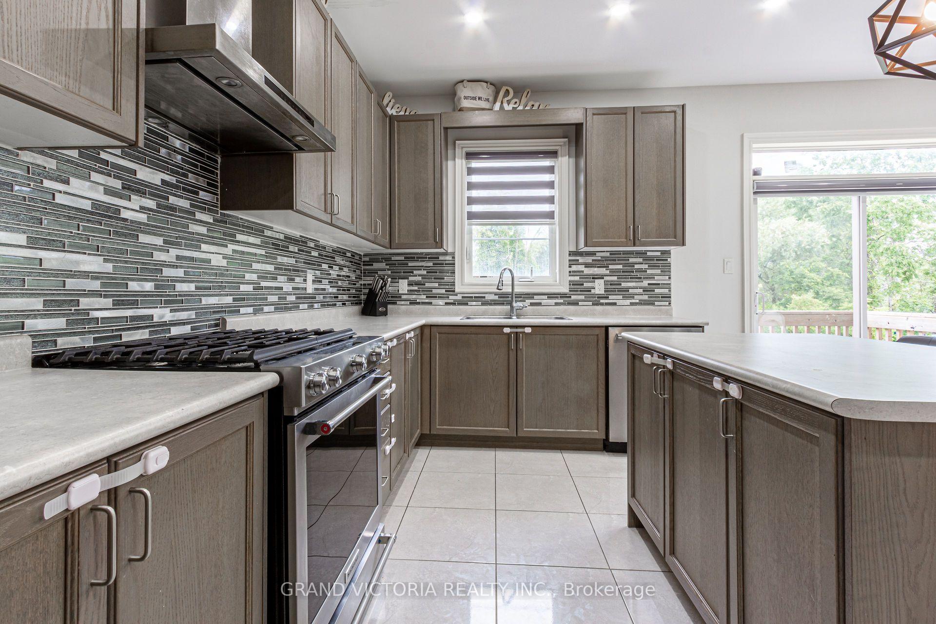 Photo 15 of 327 Humphrey Street, Hamilton, Waterdown — HOMEH
