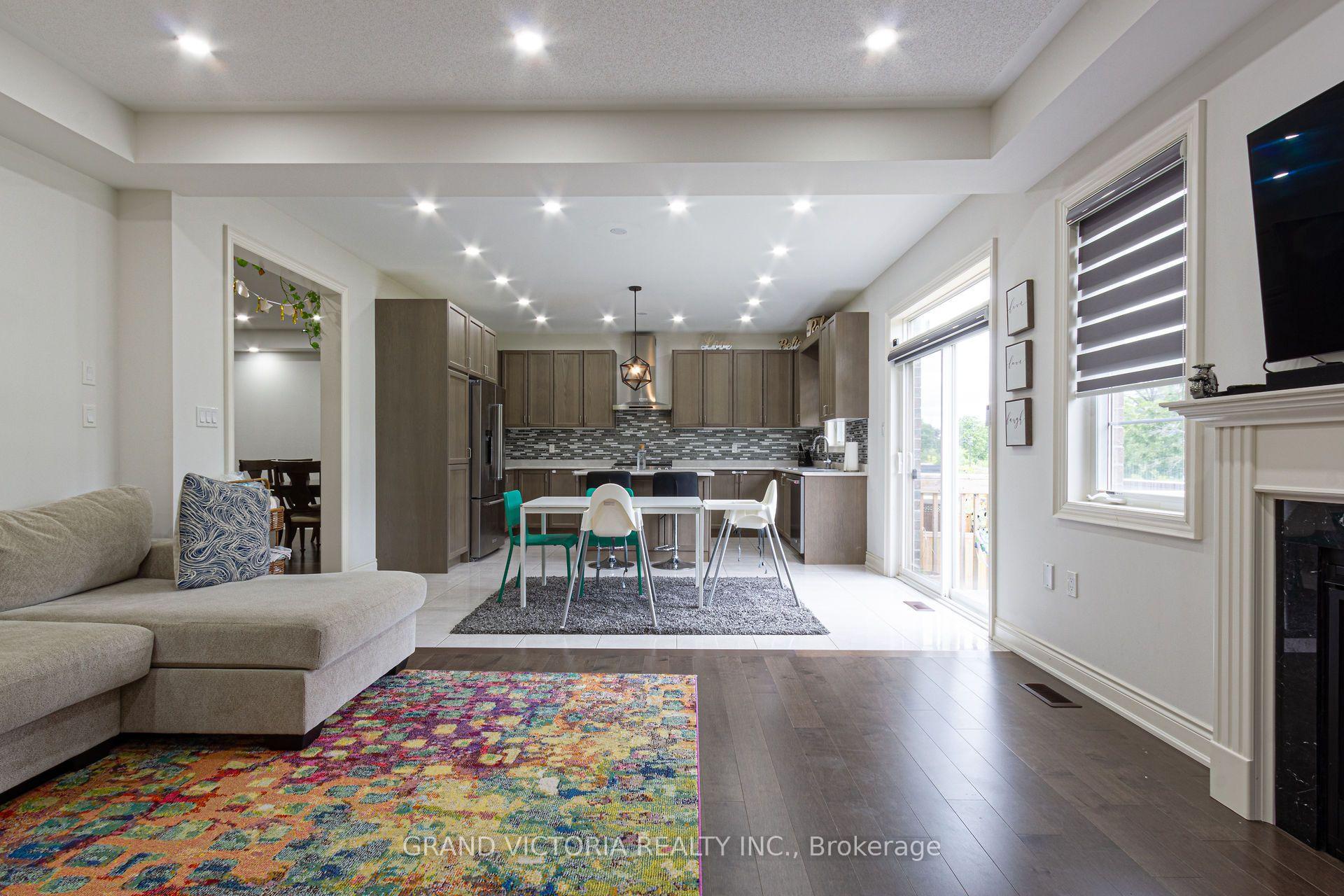 Photo 18 of 327 Humphrey Street, Hamilton, Waterdown — HOMEH
