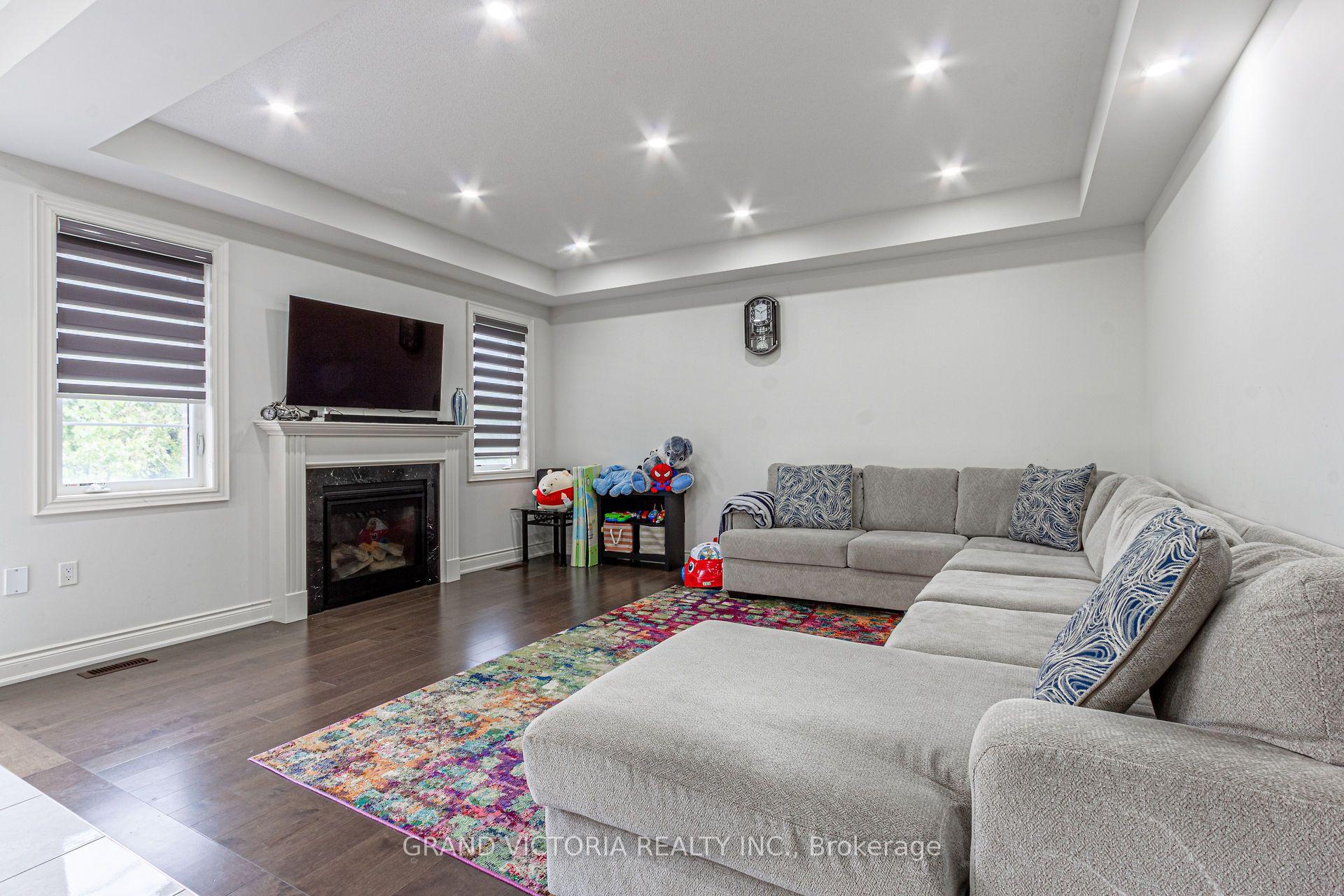 Photo 19 of 327 Humphrey Street, Hamilton, Waterdown — HOMEH