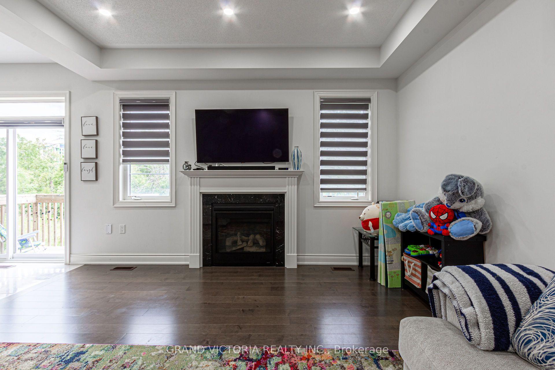 Photo 20 of 327 Humphrey Street, Hamilton, Waterdown — HOMEH