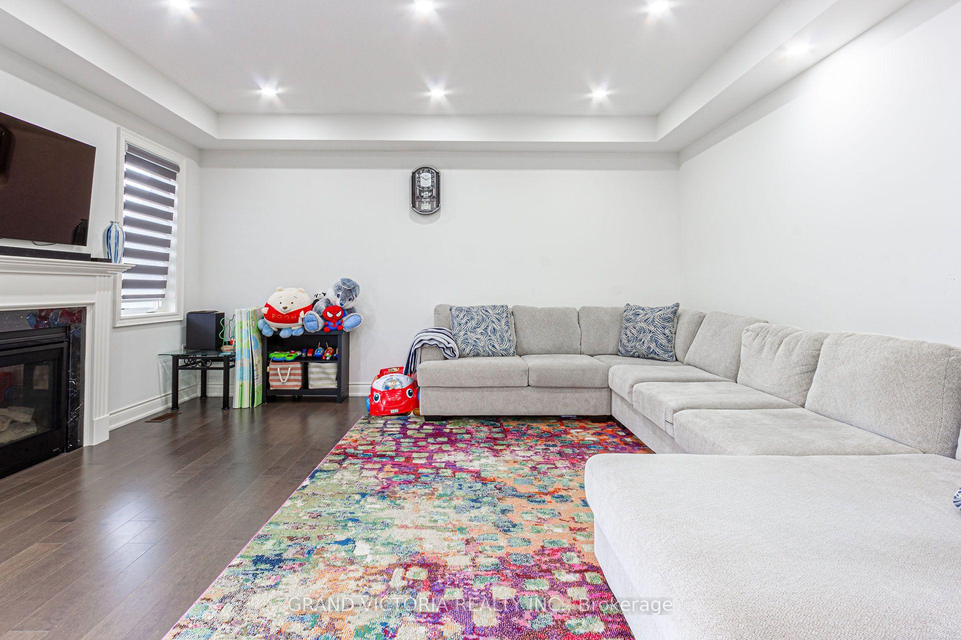 Photo 21 of 327 Humphrey Street, Hamilton, Waterdown — HOMEH