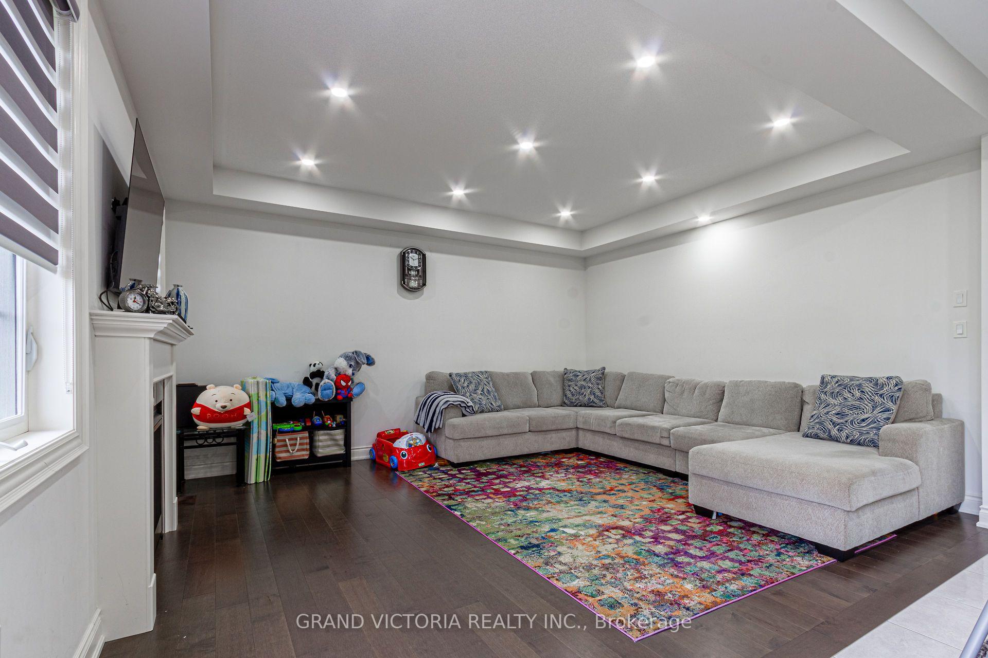 Photo 22 of 327 Humphrey Street, Hamilton, Waterdown — HOMEH