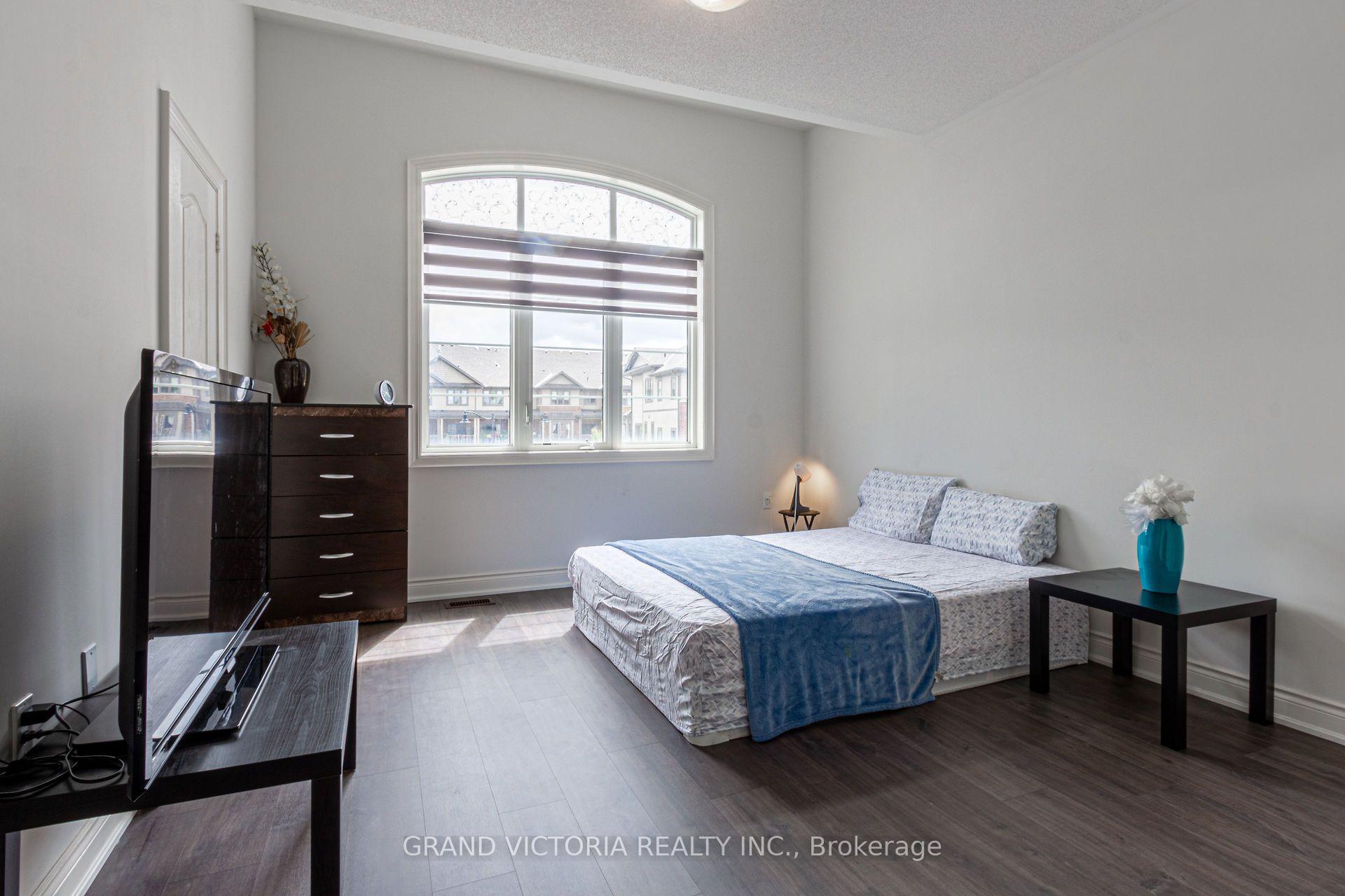 Photo 35 of 327 Humphrey Street, Hamilton, Waterdown — HOMEH