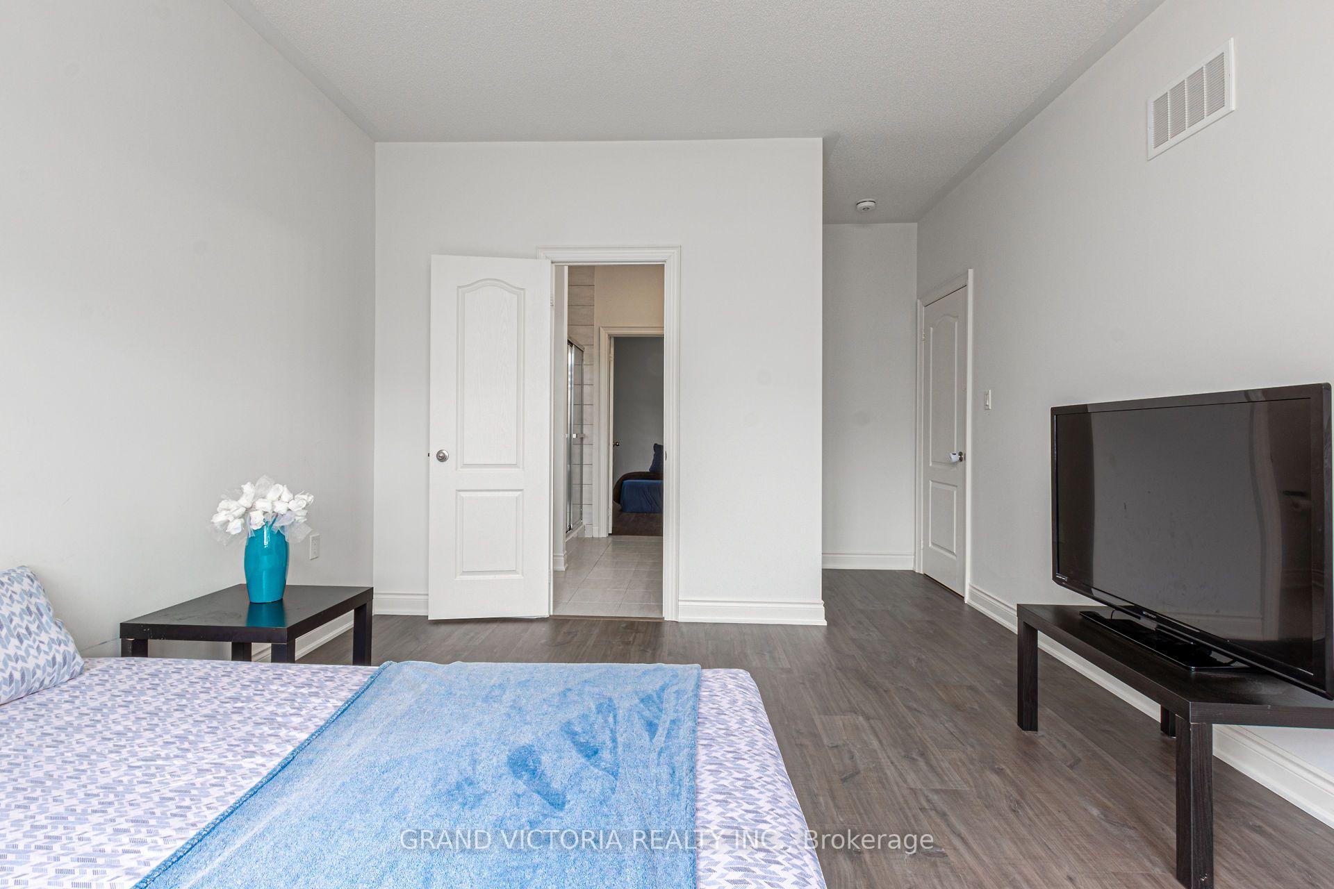 Photo 36 of 327 Humphrey Street, Hamilton, Waterdown — HOMEH