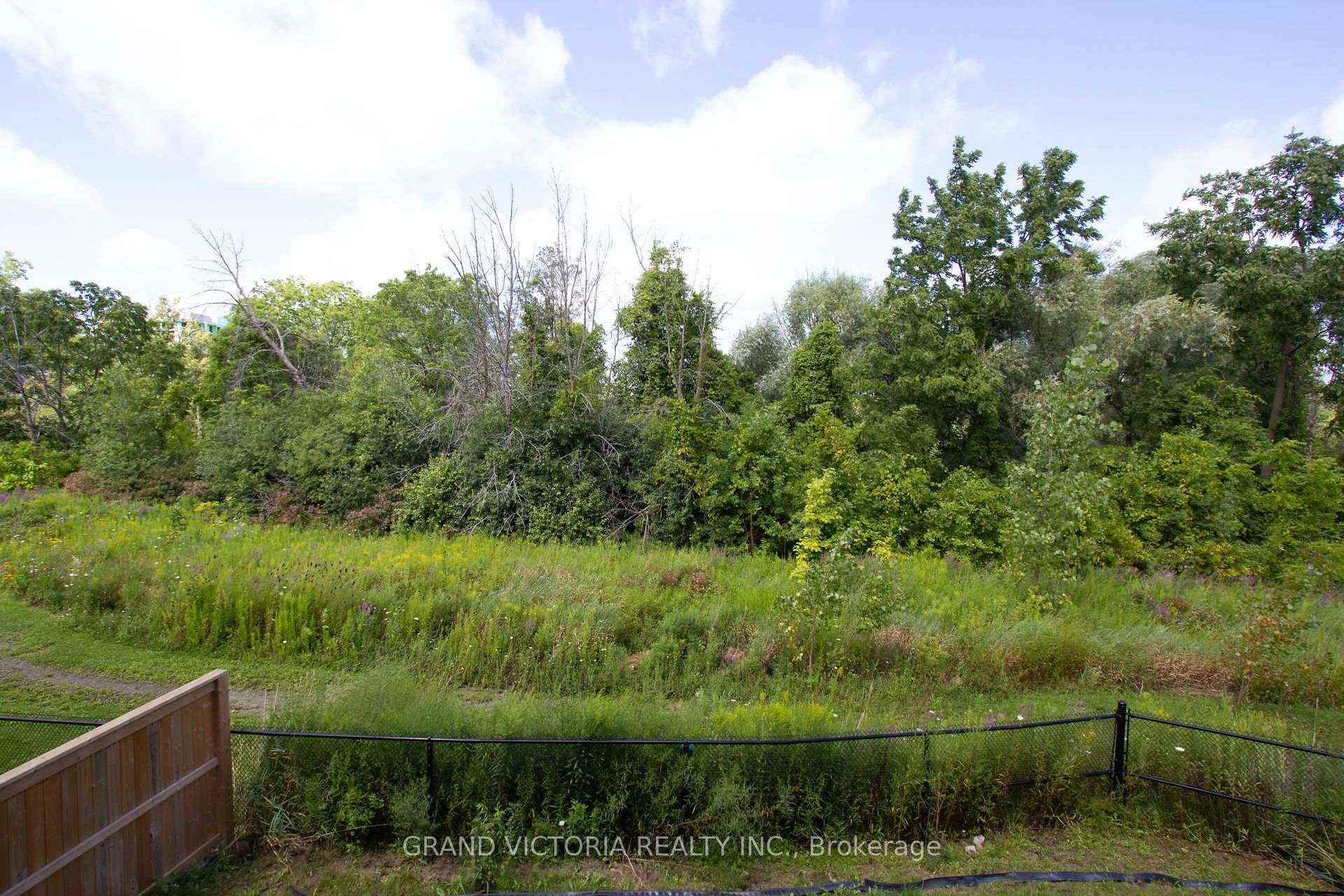 Photo 47 of 327 Humphrey Street, Hamilton, Waterdown — HOMEH