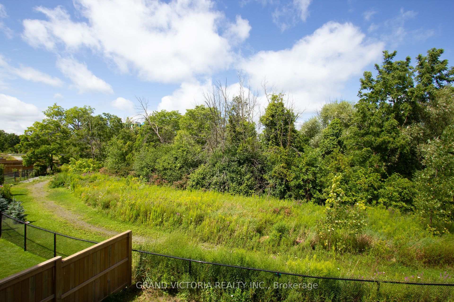 Photo 48 of 327 Humphrey Street, Hamilton, Waterdown — HOMEH