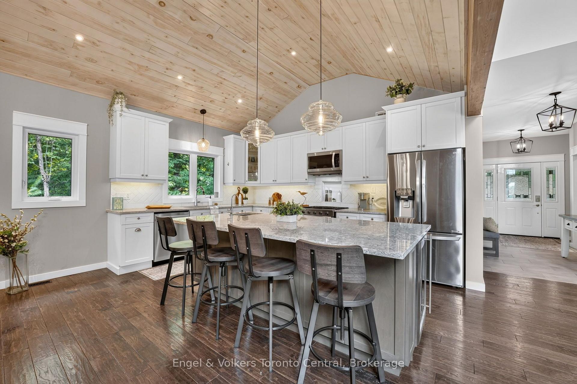 Photo 12 of 1076 Healey Lake Road, Bracebridge, Macaulay — HOMEH