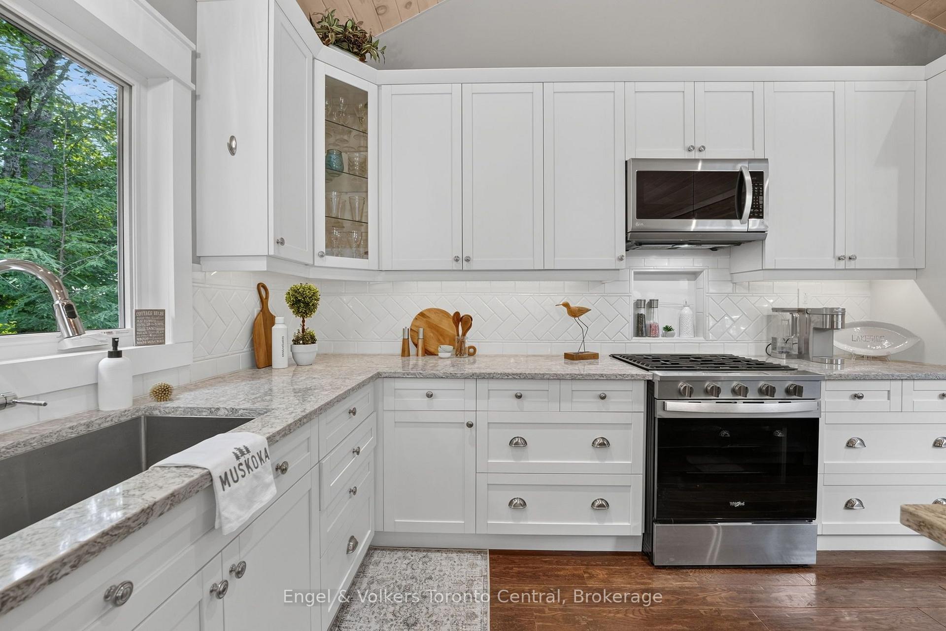 Photo 13 of 1076 Healey Lake Road, Bracebridge, Macaulay — HOMEH